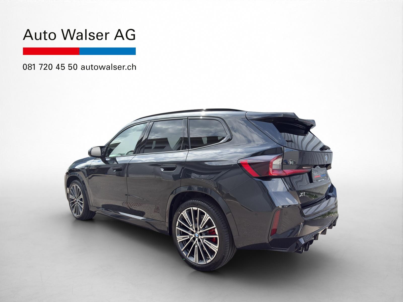BMW X1 M35i-showroom-element-2