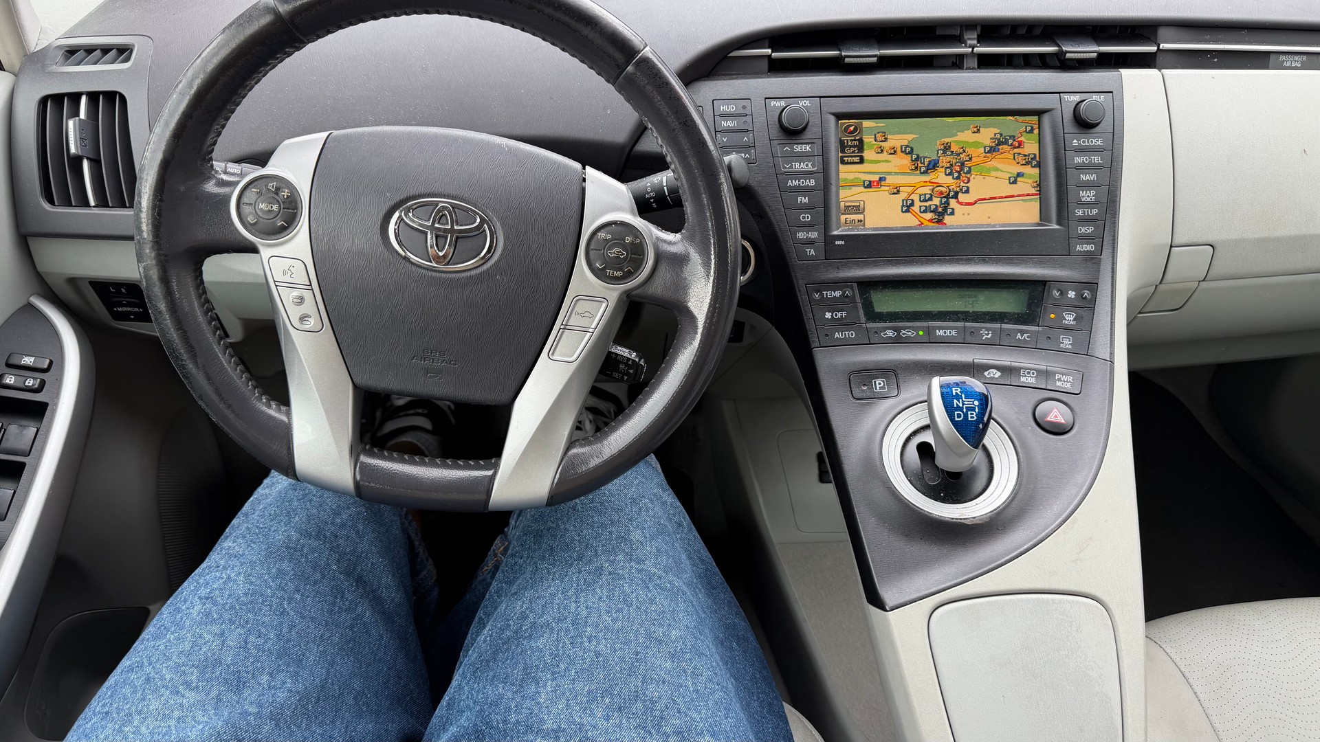 TOYOTA Prius 1.8 16V HSD Sol Premium-image-8
