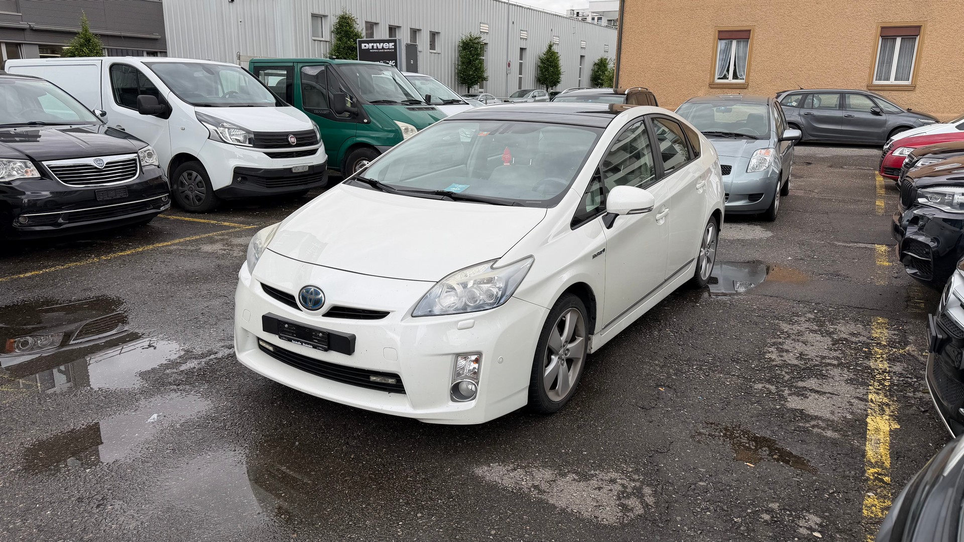 TOYOTA Prius 1.8 16V HSD Sol Premium