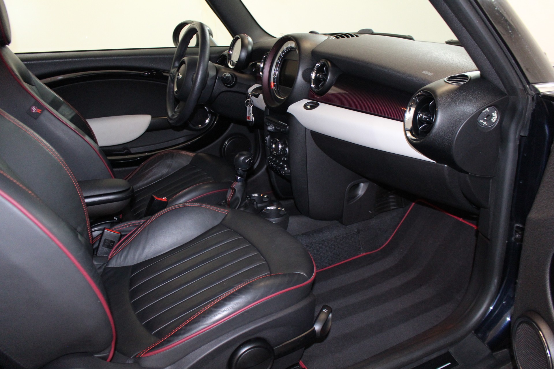 MINI Clubman R55 1.6i Cooper-image-9