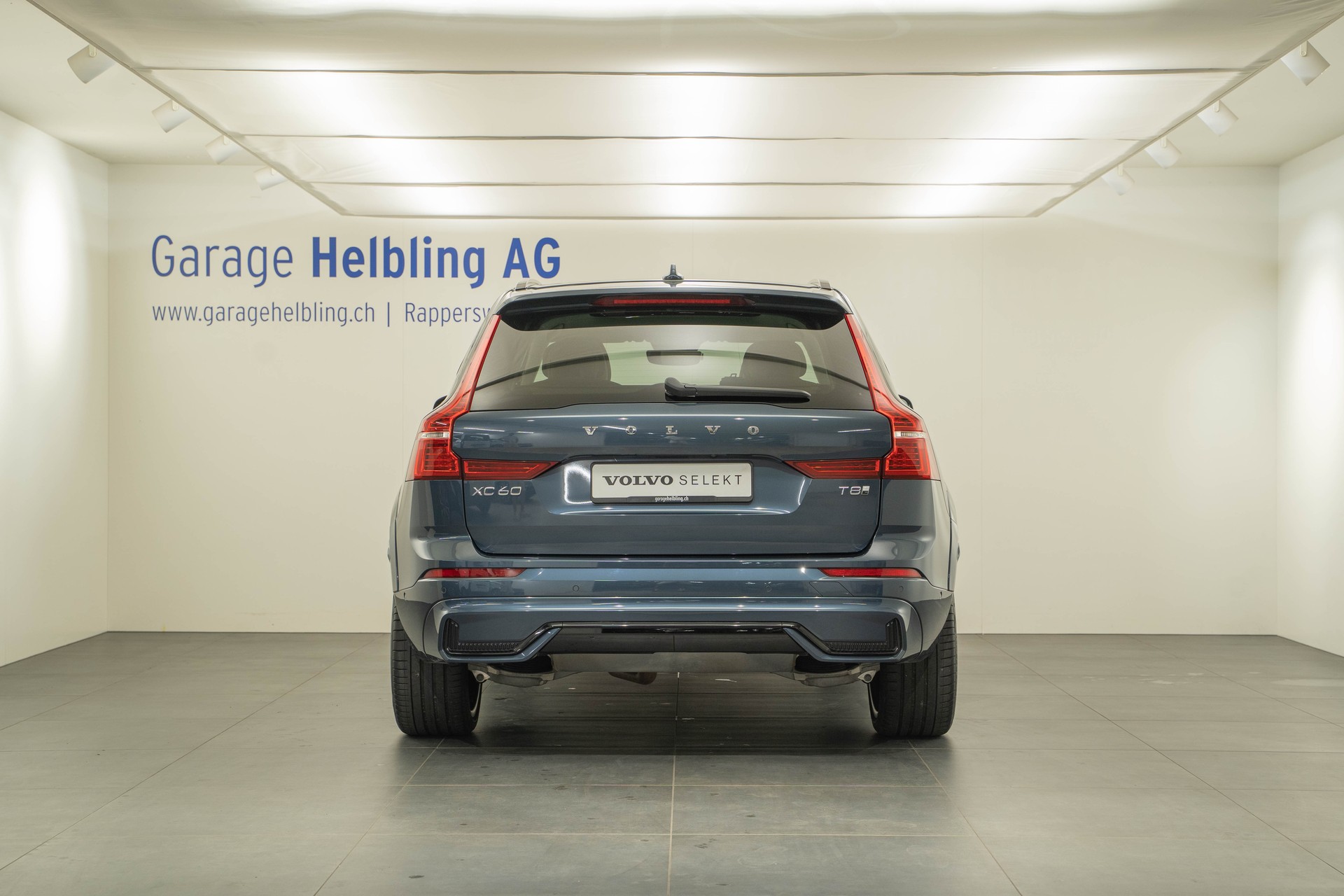 VOLVO XC60 2.0 T8 TE XCLUSIVE Ultra Dark eAWD-showroom-element-3