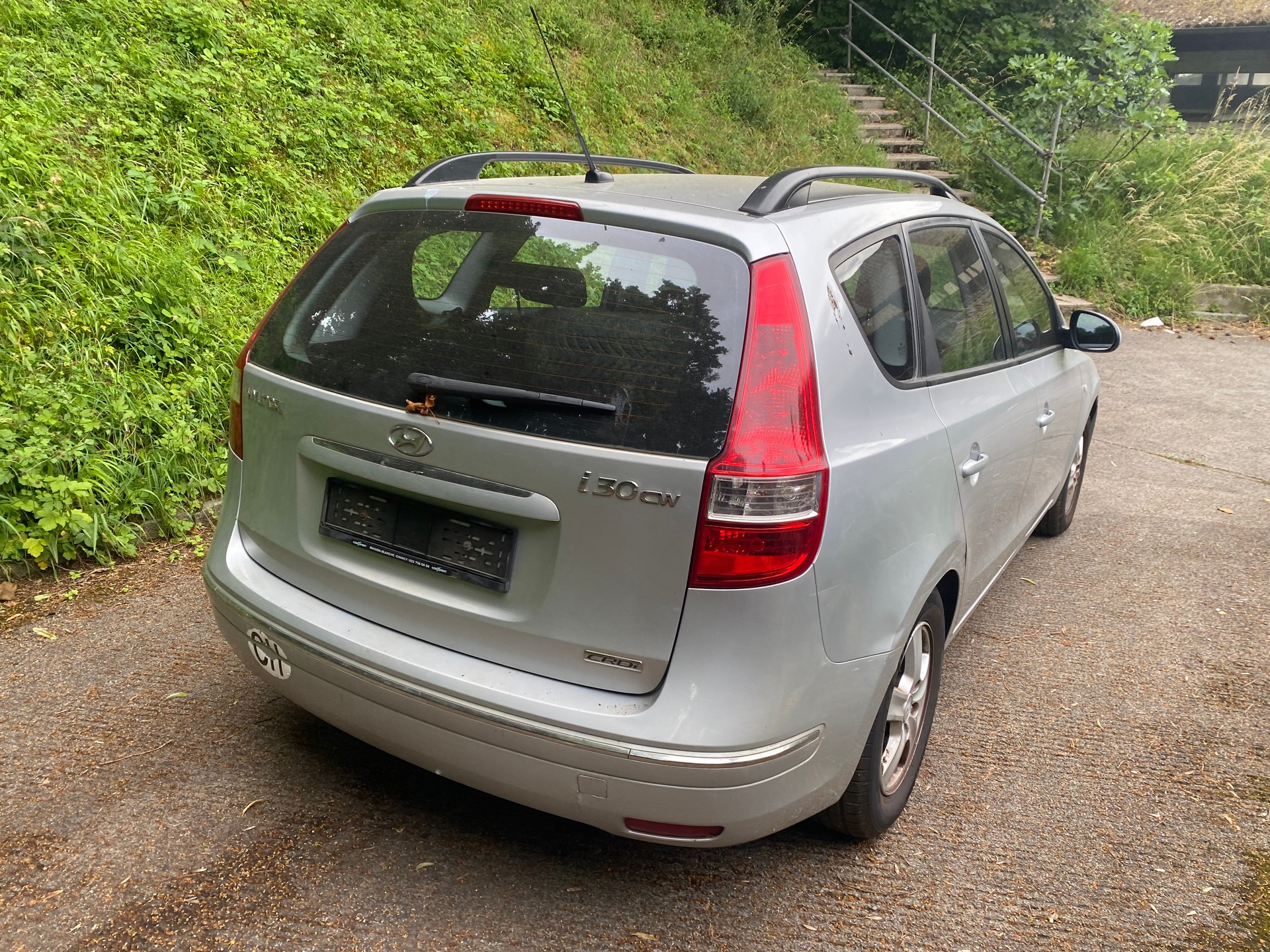 HYUNDAI i30 Wagon 1.6 CRDi Style Automatic-image-2