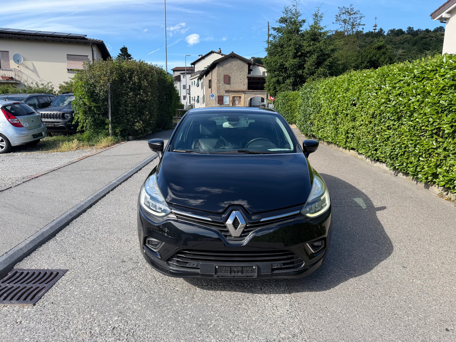 RENAULT Clio 1.2 16V T Swiss Edition