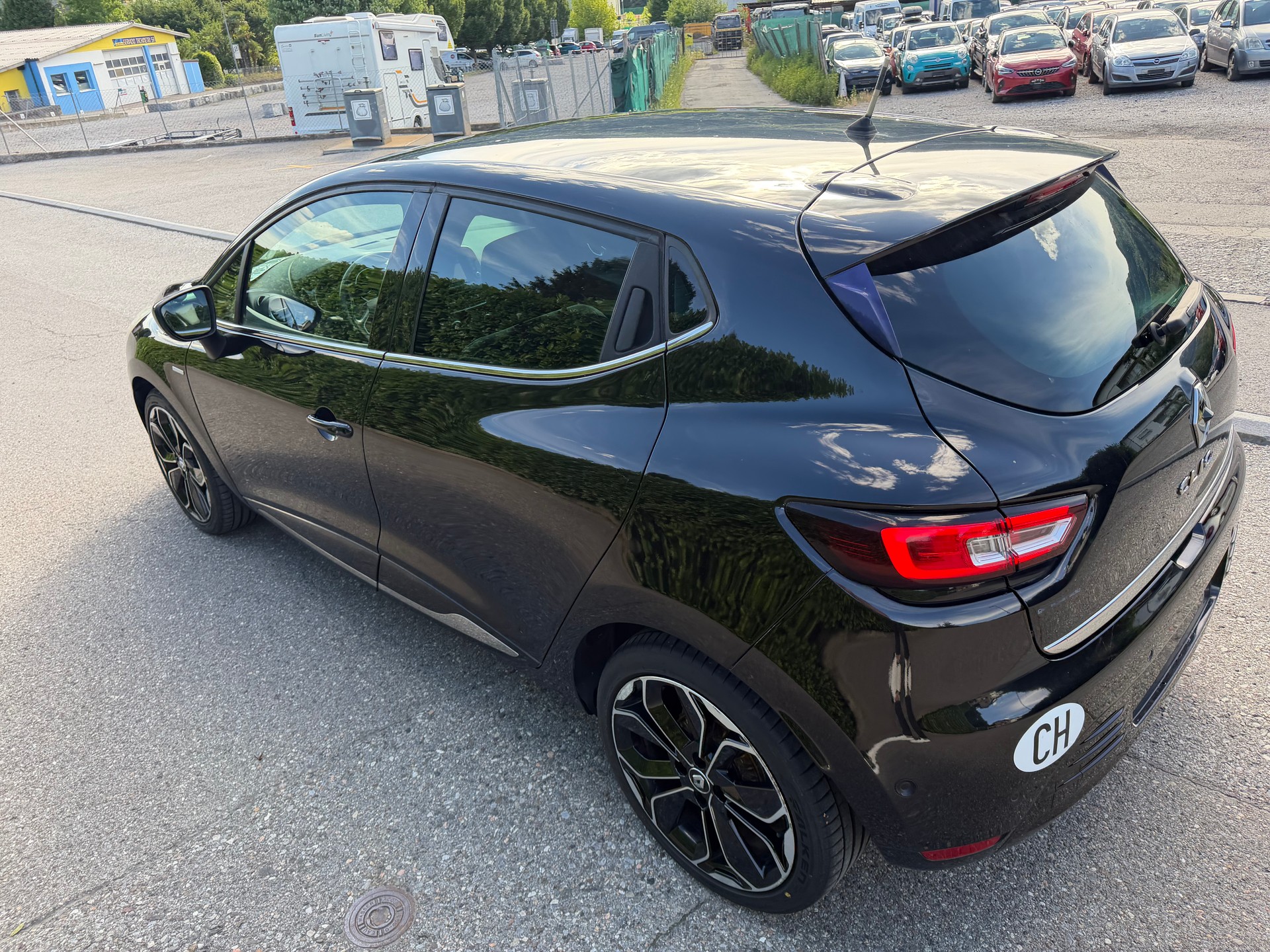 RENAULT Clio 1.2 16V T Swiss Edition-image-5