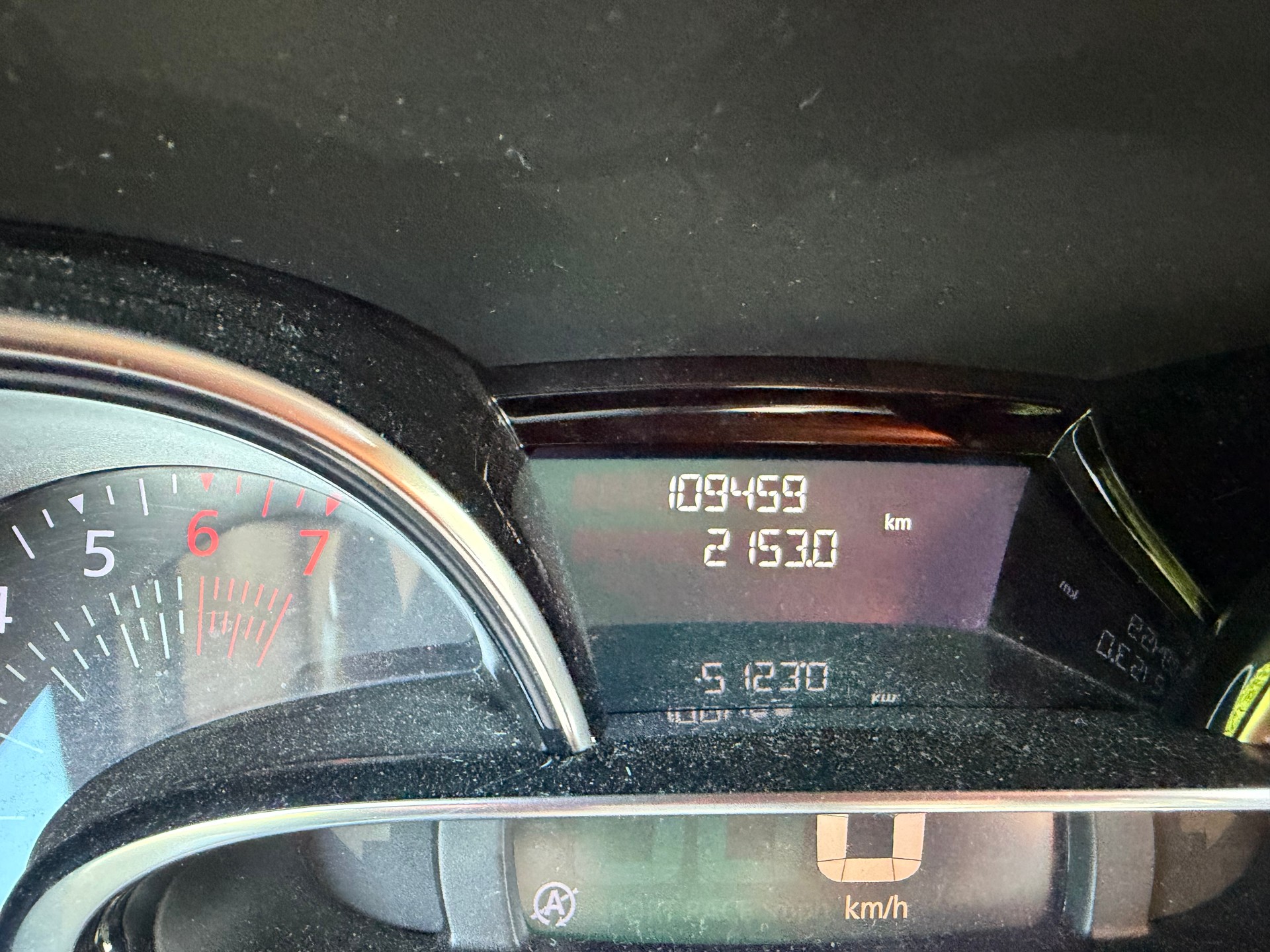 RENAULT Clio 1.2 16V T Swiss Edition-image-10