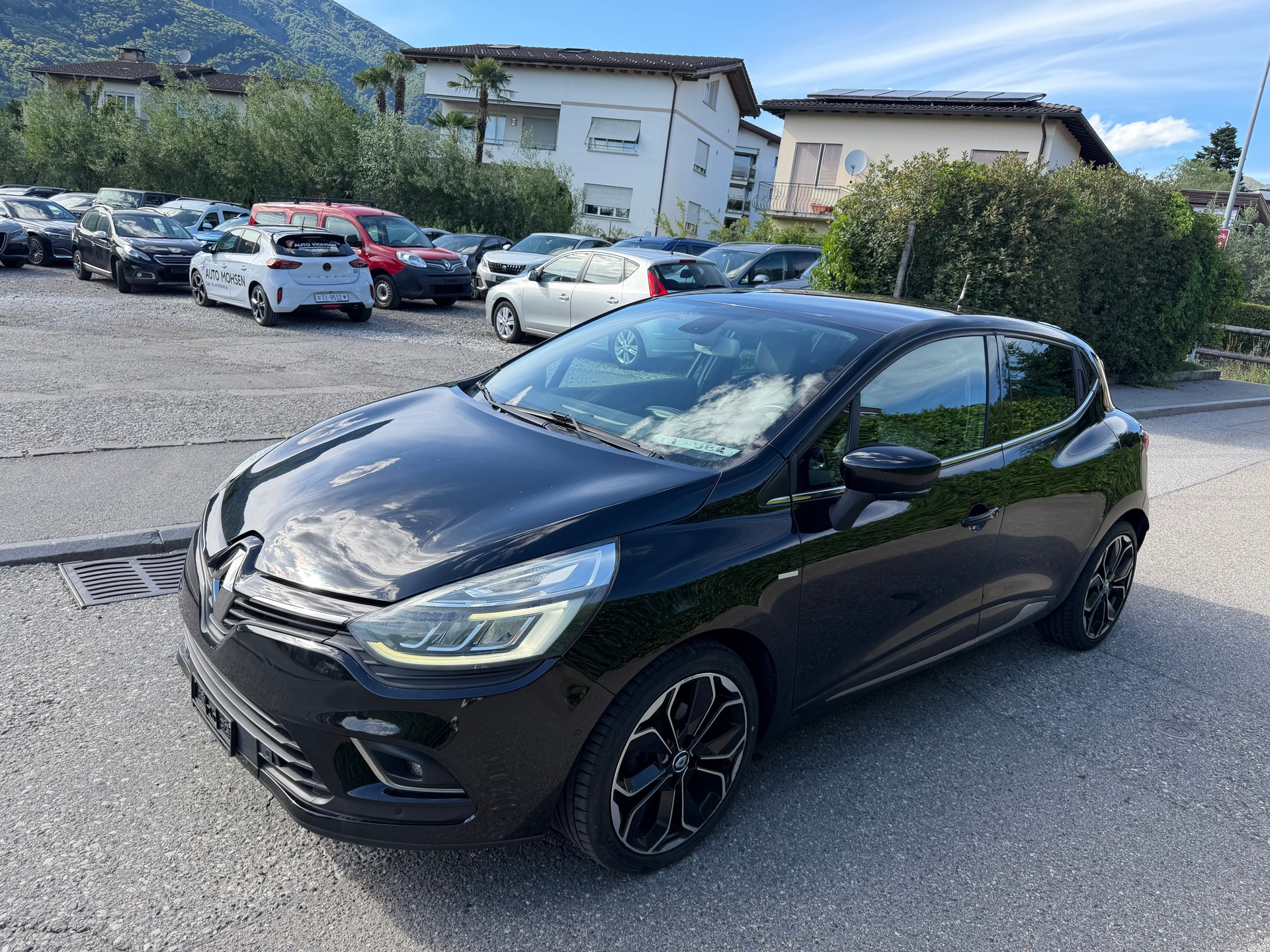 RENAULT Clio 1.2 16V T Swiss Edition-image-1