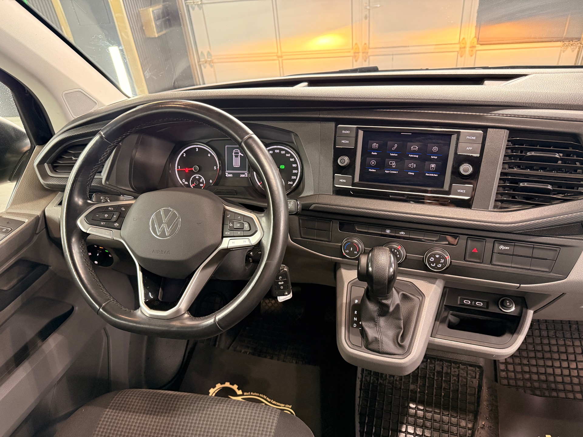 VW T6.1 2.0 TDI 4Motion DSG-image-12
