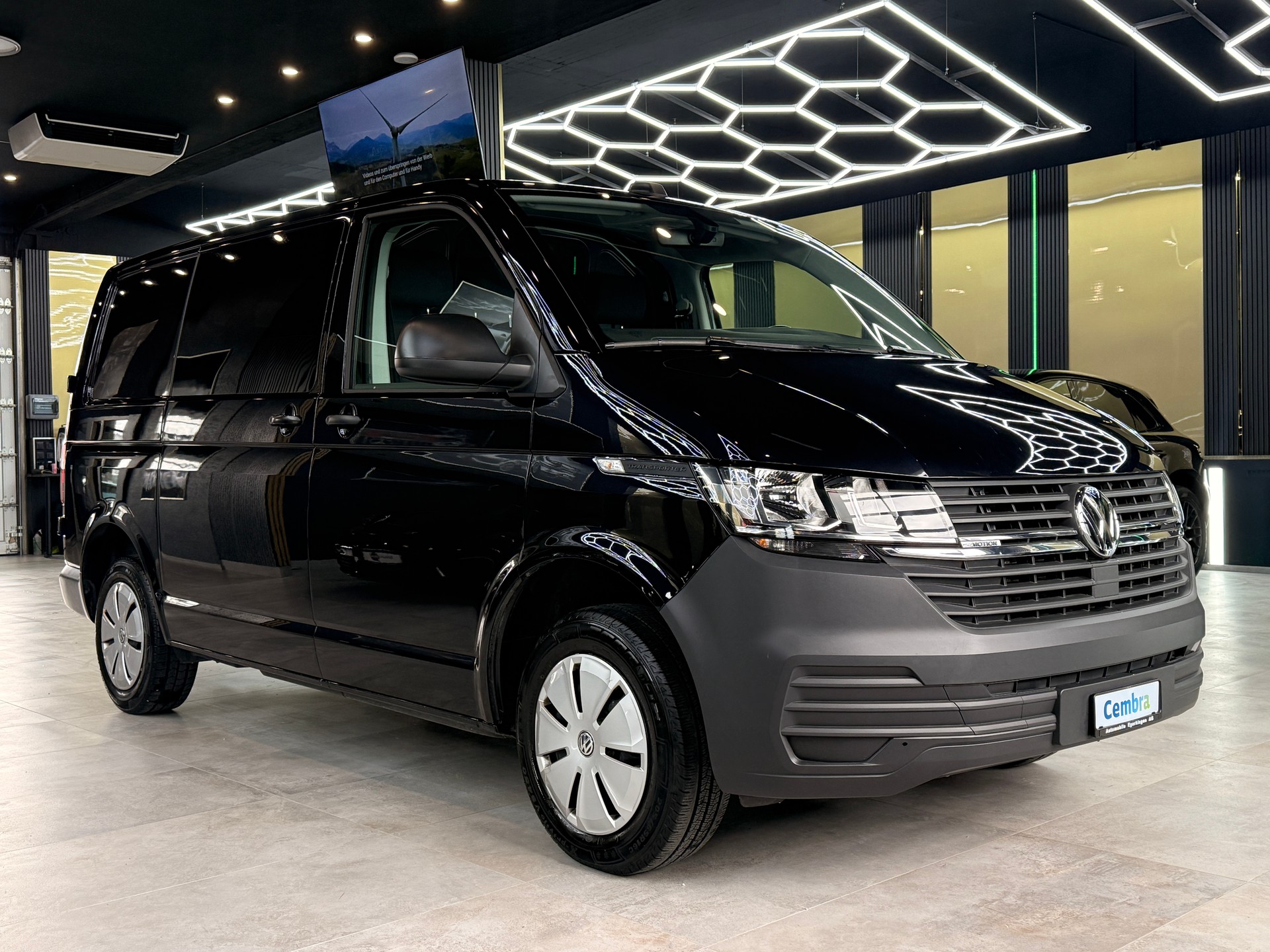 VW T6.1 2.0 TDI 4Motion DSG-image-2