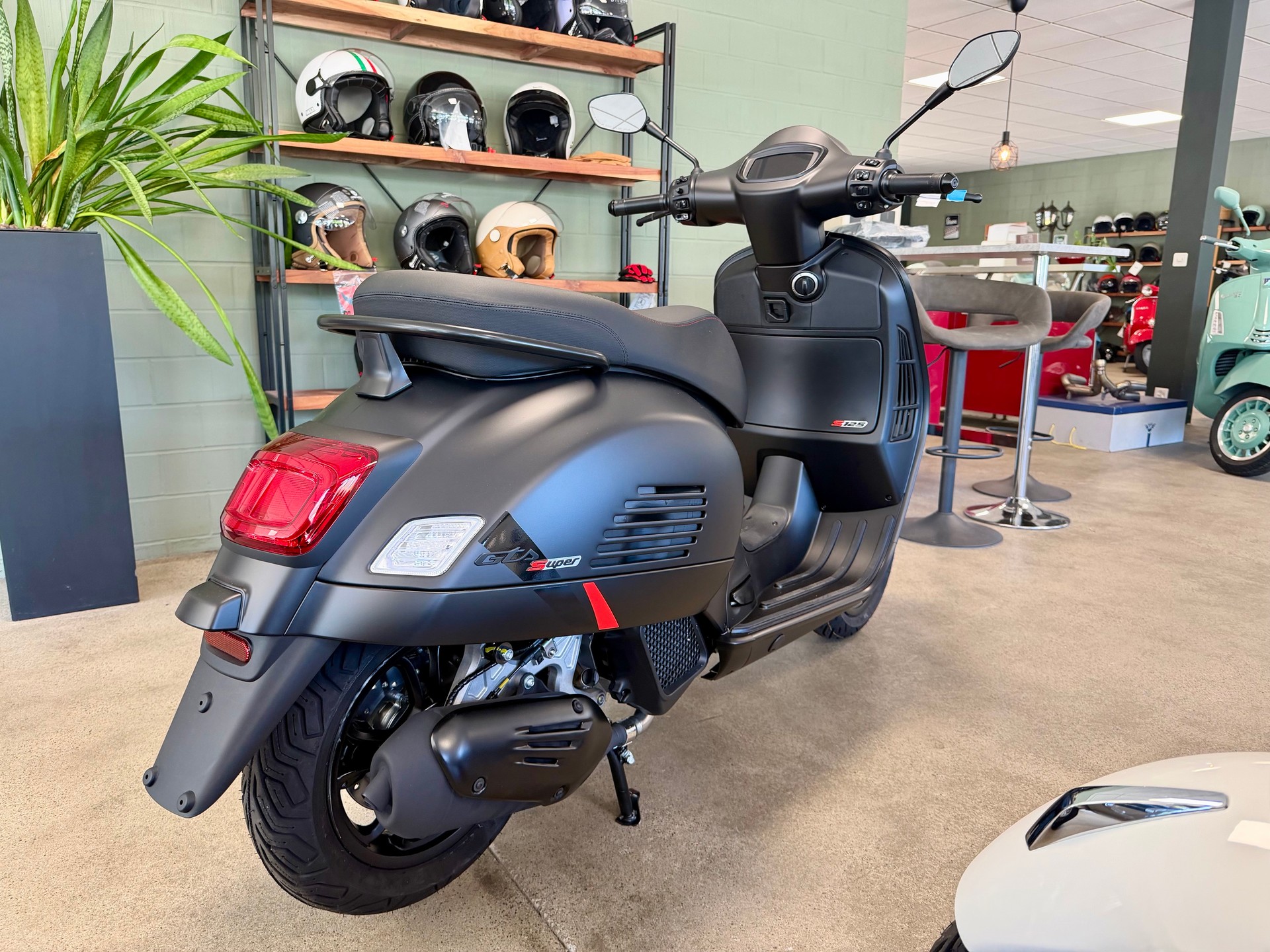 PIAGGIO Vespa GTS 125 Super Sport RST Euro 5+-image-2