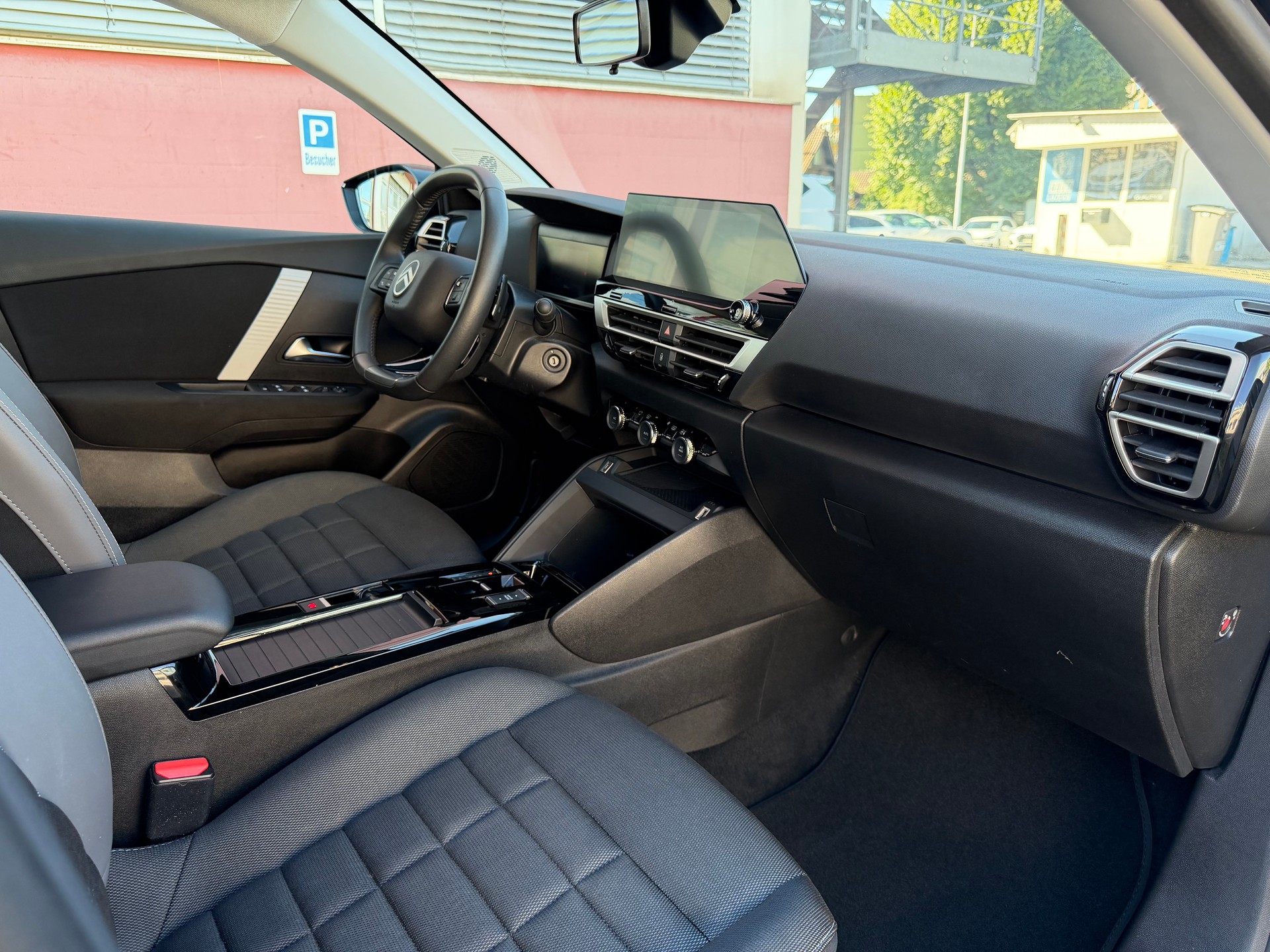 CITROEN C4 1.2 130 Plus EAT8-image-14