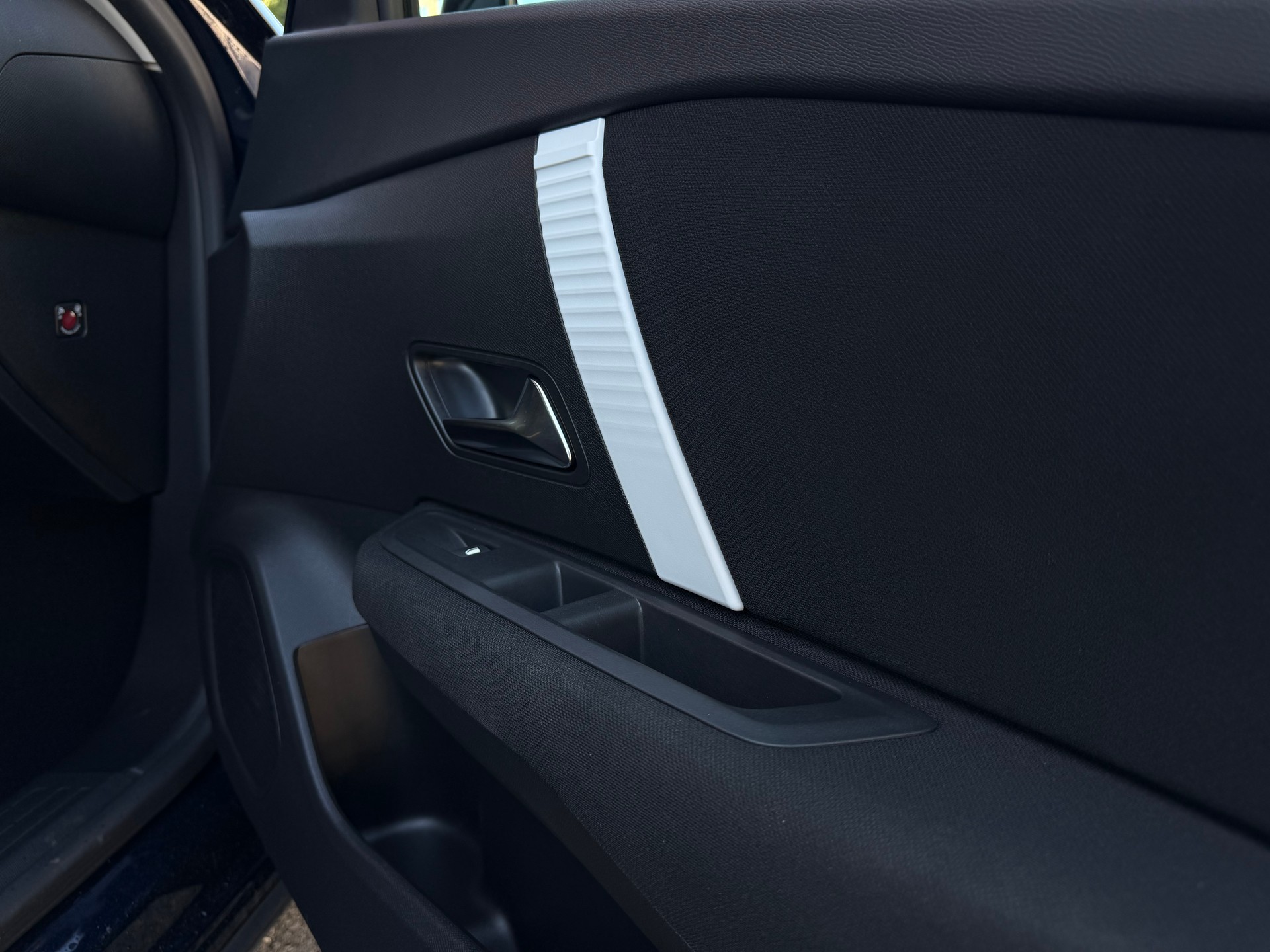 CITROEN C4 1.2 130 Plus EAT8-image-19