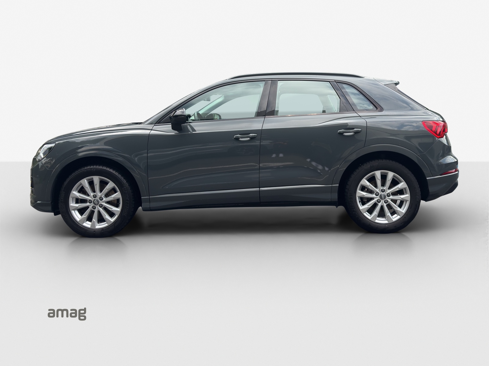 AUDI Q3 40 TFSI advanced quattro S-tronic-showroom-element-1