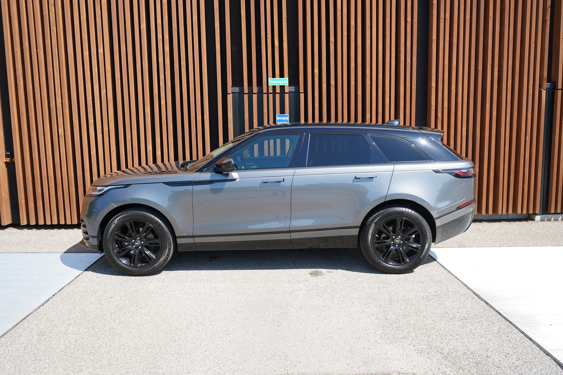 LAND ROVER RANGE ROVER VELAR R-DYNAMIK P 250 SE AUTOMATIC l 250 PS-showroom-element-3
