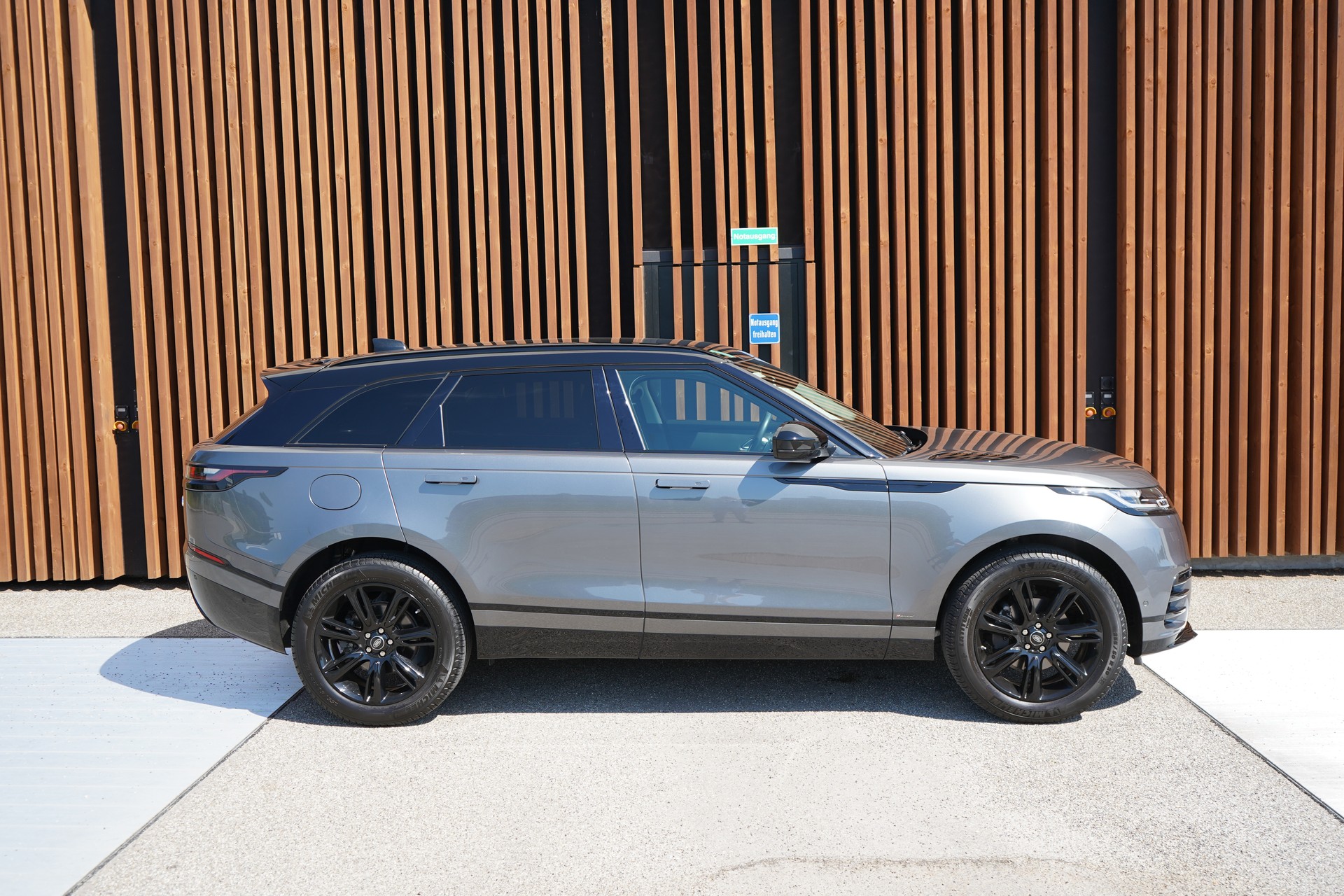 LAND ROVER RANGE ROVER VELAR R-DYNAMIK P 250 SE AUTOMATIC l 250 PS-showroom-element-2