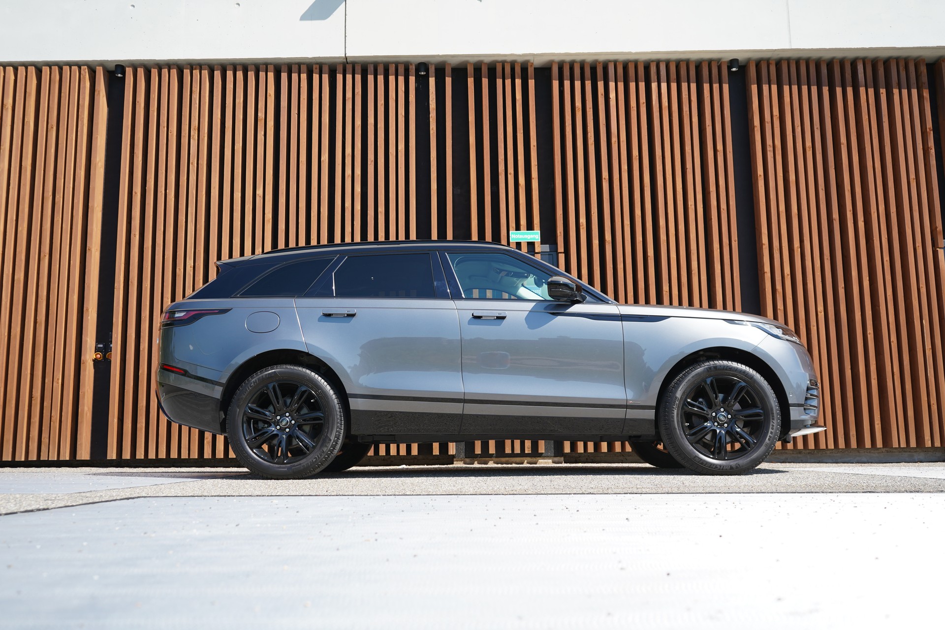 LAND ROVER RANGE ROVER VELAR R-DYNAMIK P 250 SE AUTOMATIC l 250 PS
