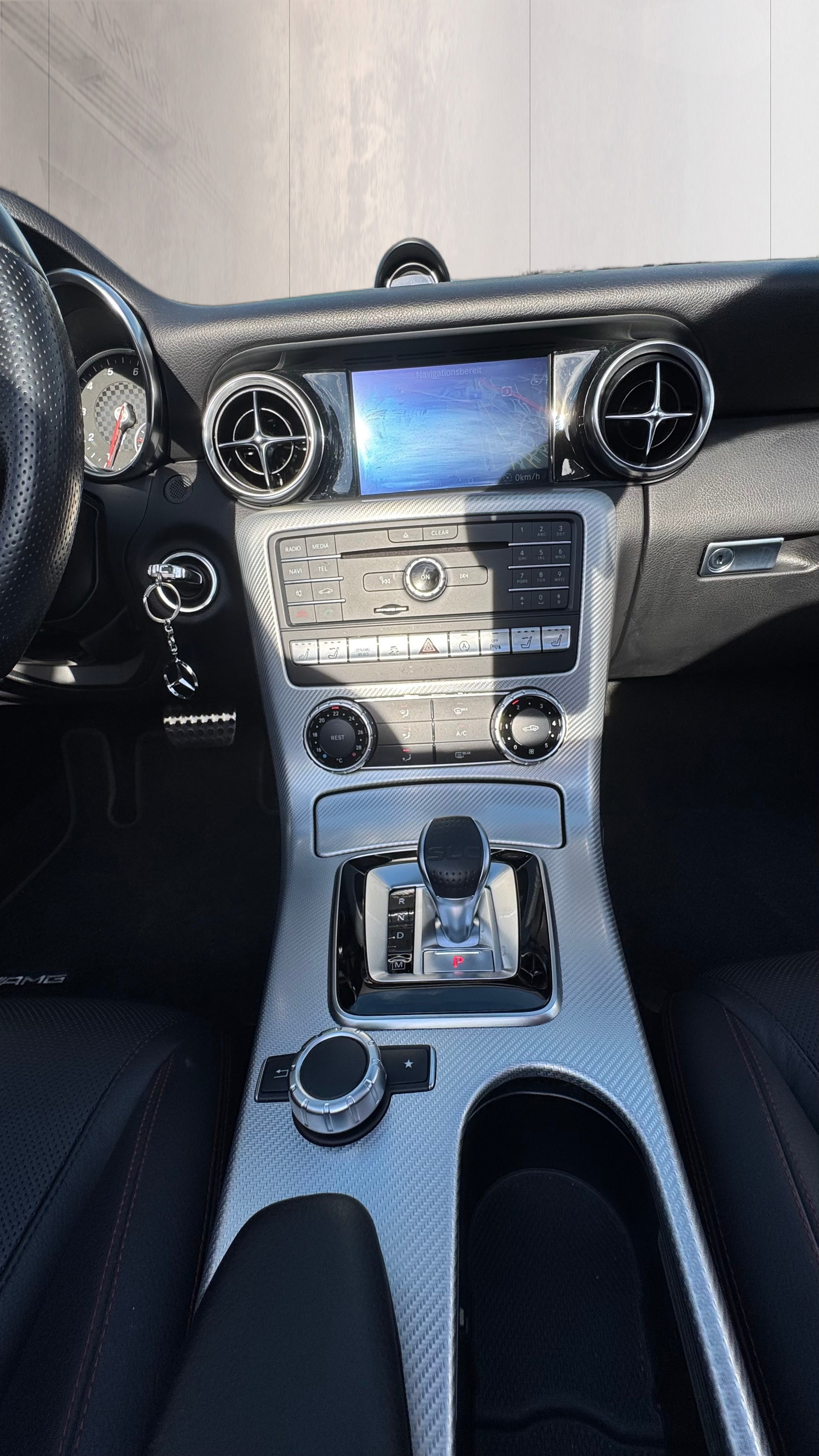 MERCEDES-BENZ AMG-Line SLC 200 9G-Tronic-image-20