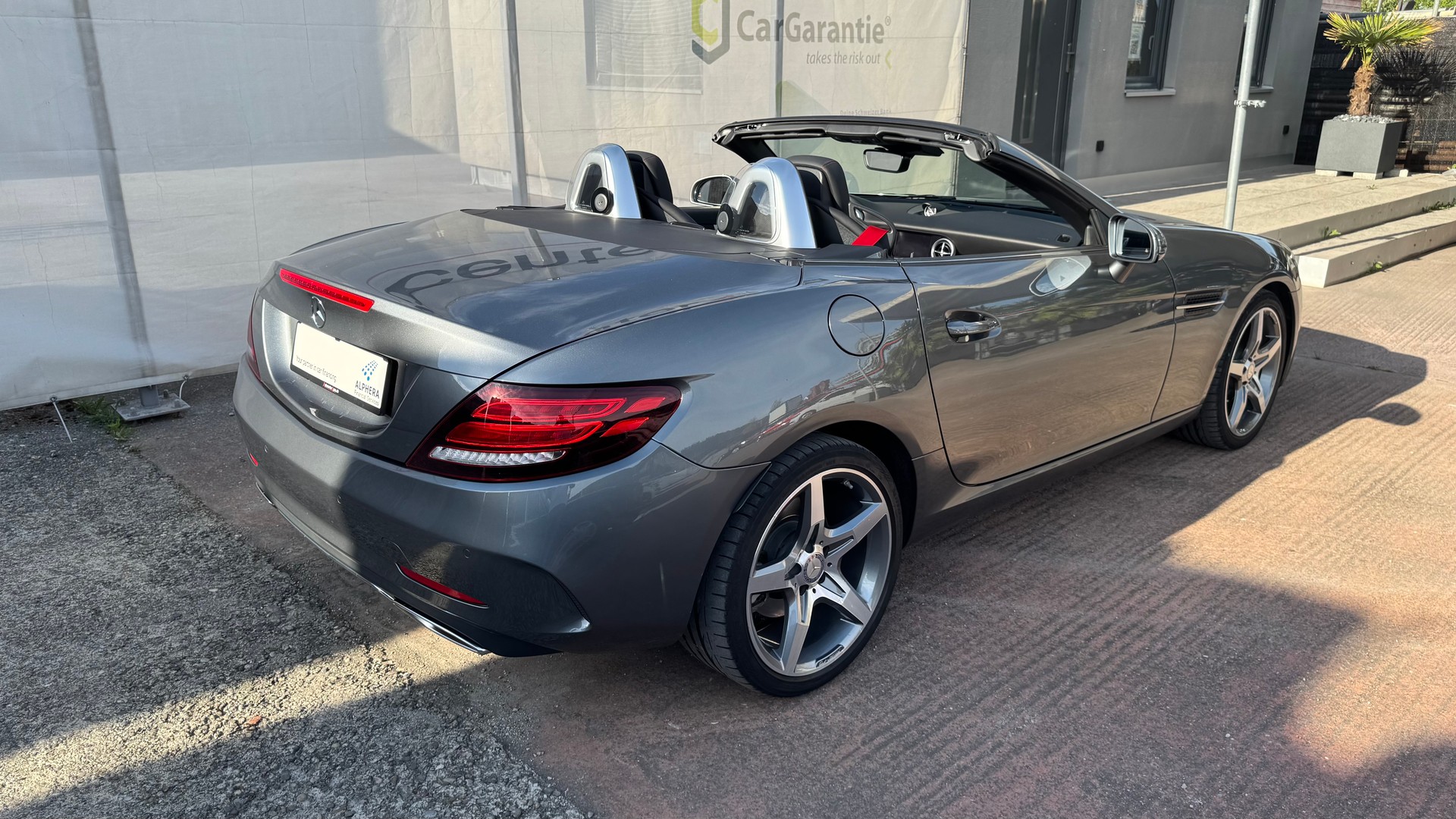 MERCEDES-BENZ AMG-Line SLC 200 9G-Tronic-image-9