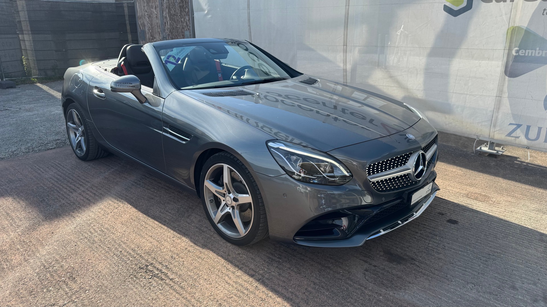 MERCEDES-BENZ AMG-Line SLC 200 9G-Tronic-showroom-element-1