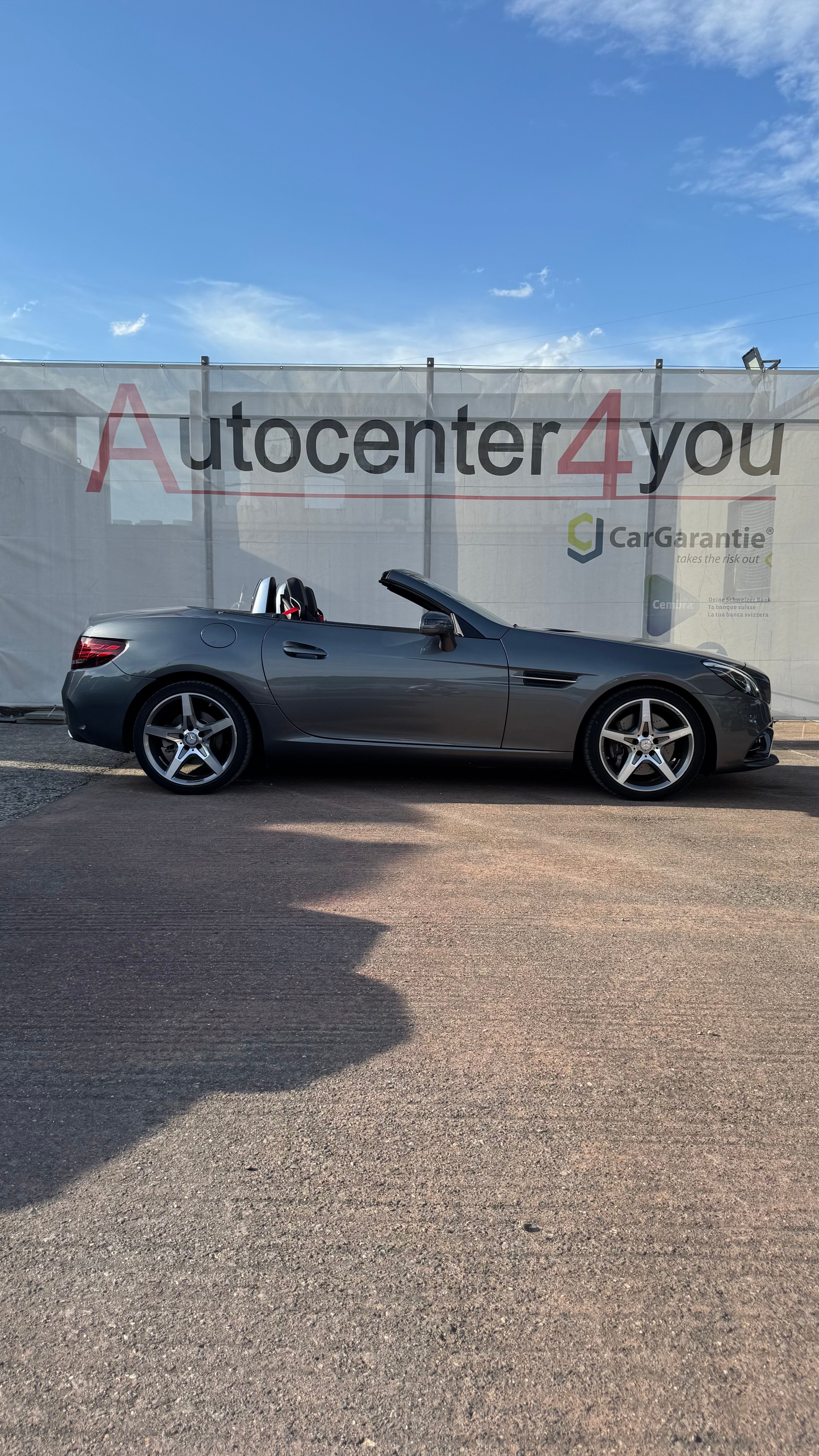 MERCEDES-BENZ AMG-Line SLC 200 9G-Tronic-image-4