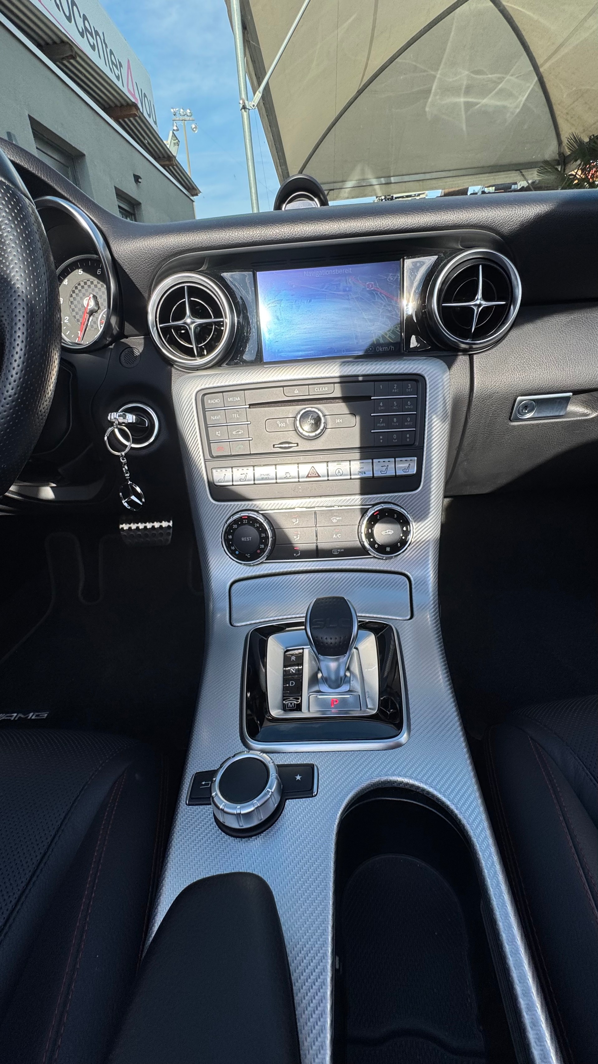 MERCEDES-BENZ AMG-Line SLC 200 9G-Tronic-image-20