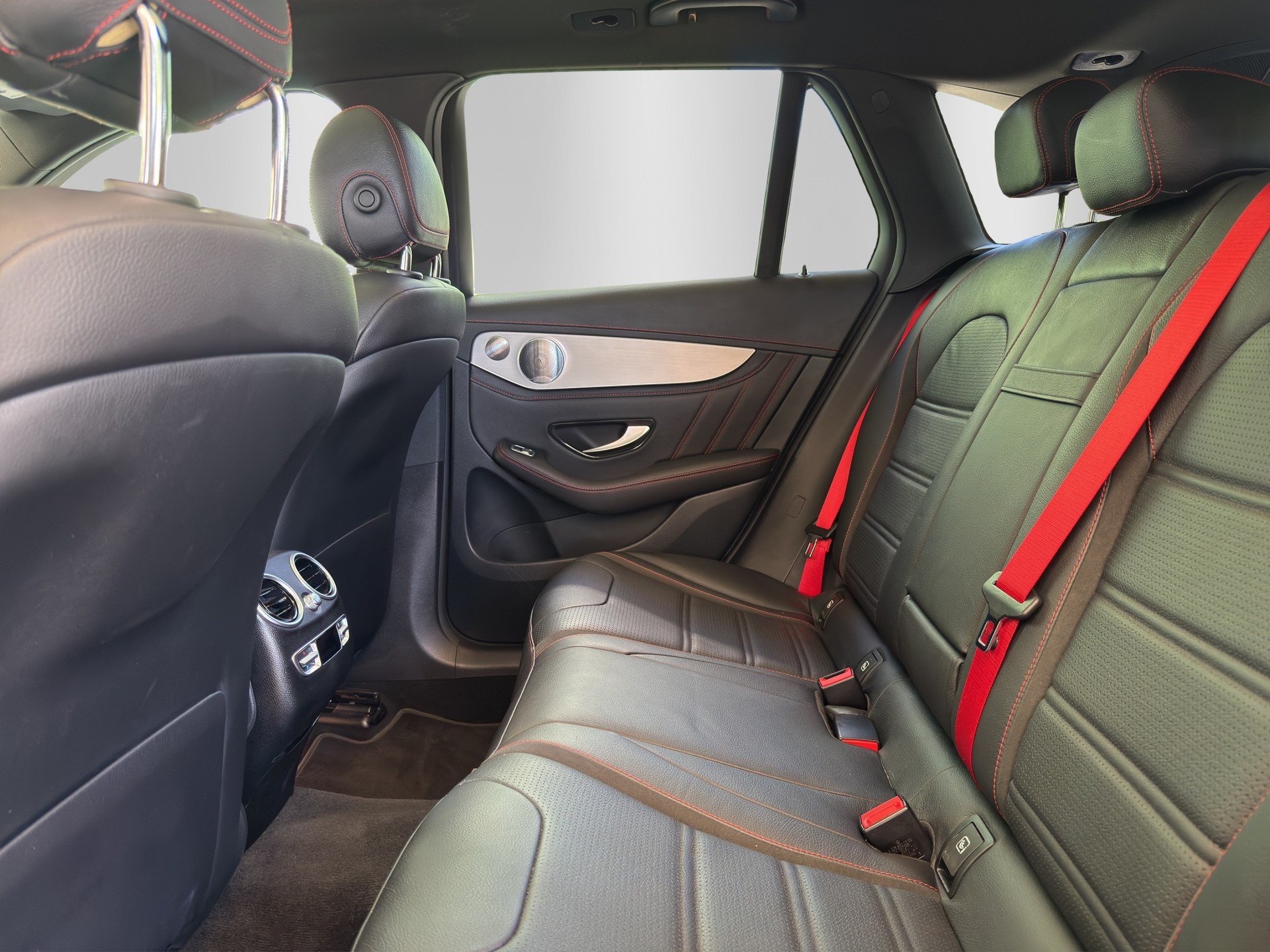 MERCEDES-BENZ GLC 43 AMG 4Matic 9G-Tronic-image-16