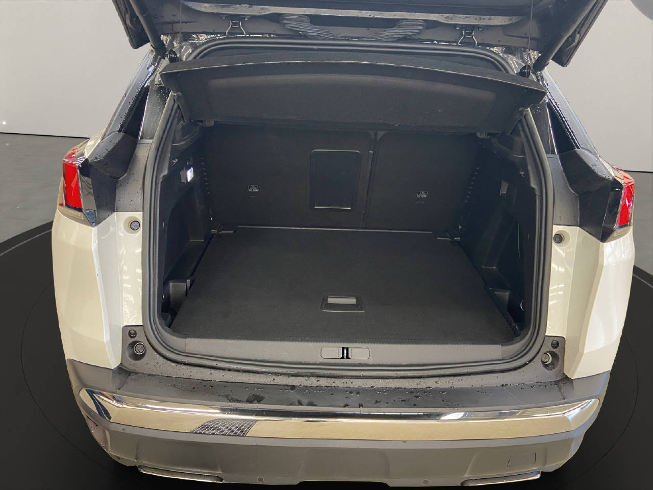 PEUGEOT 3008 1.6 THP Allure-image-11