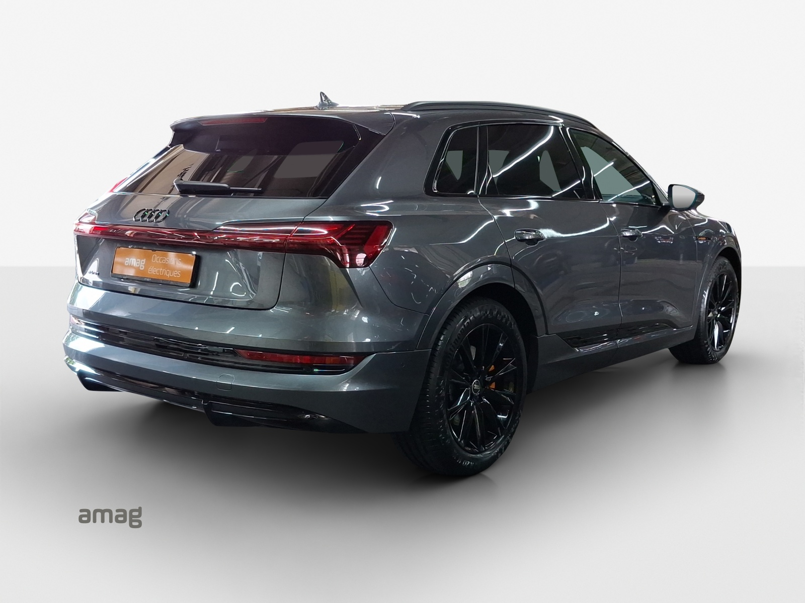 AUDI e-tron 55 S Line Black Edition quattro-showroom-element-3