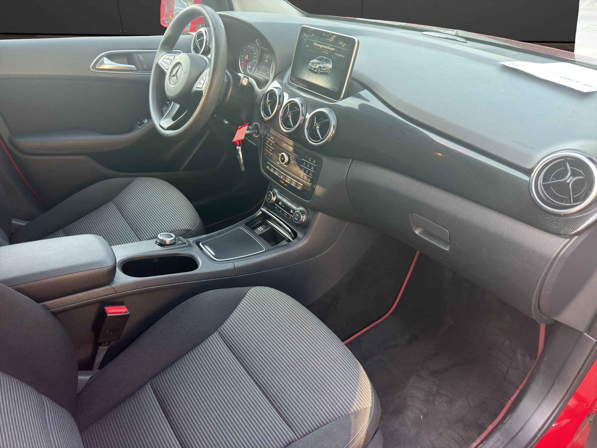 MERCEDES-BENZ B Electric Drive Urban-image-12