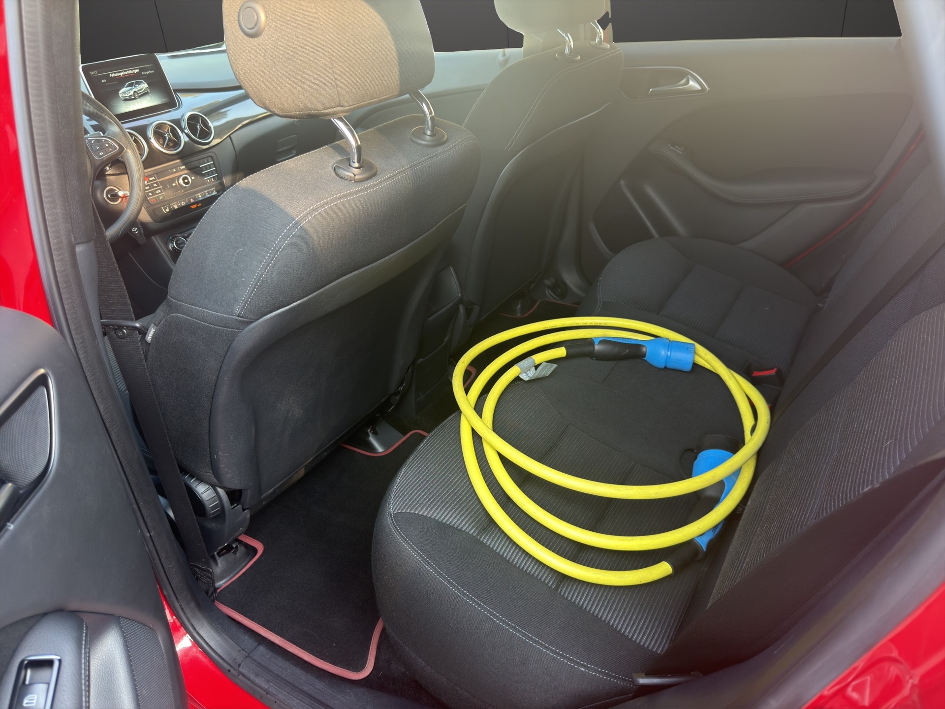 MERCEDES-BENZ B Electric Drive Urban-image-13