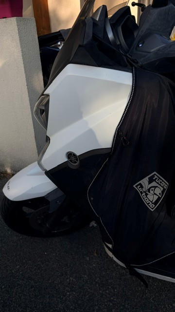 YAMAHA XMAX 400 (YP400R)-image-7