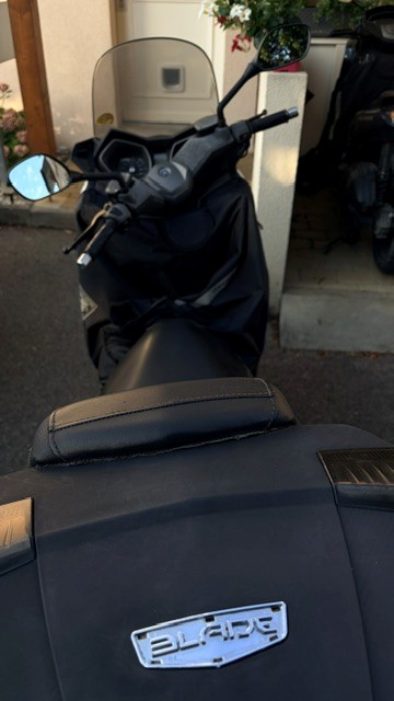 YAMAHA XMAX 400 (YP400R)-image-8