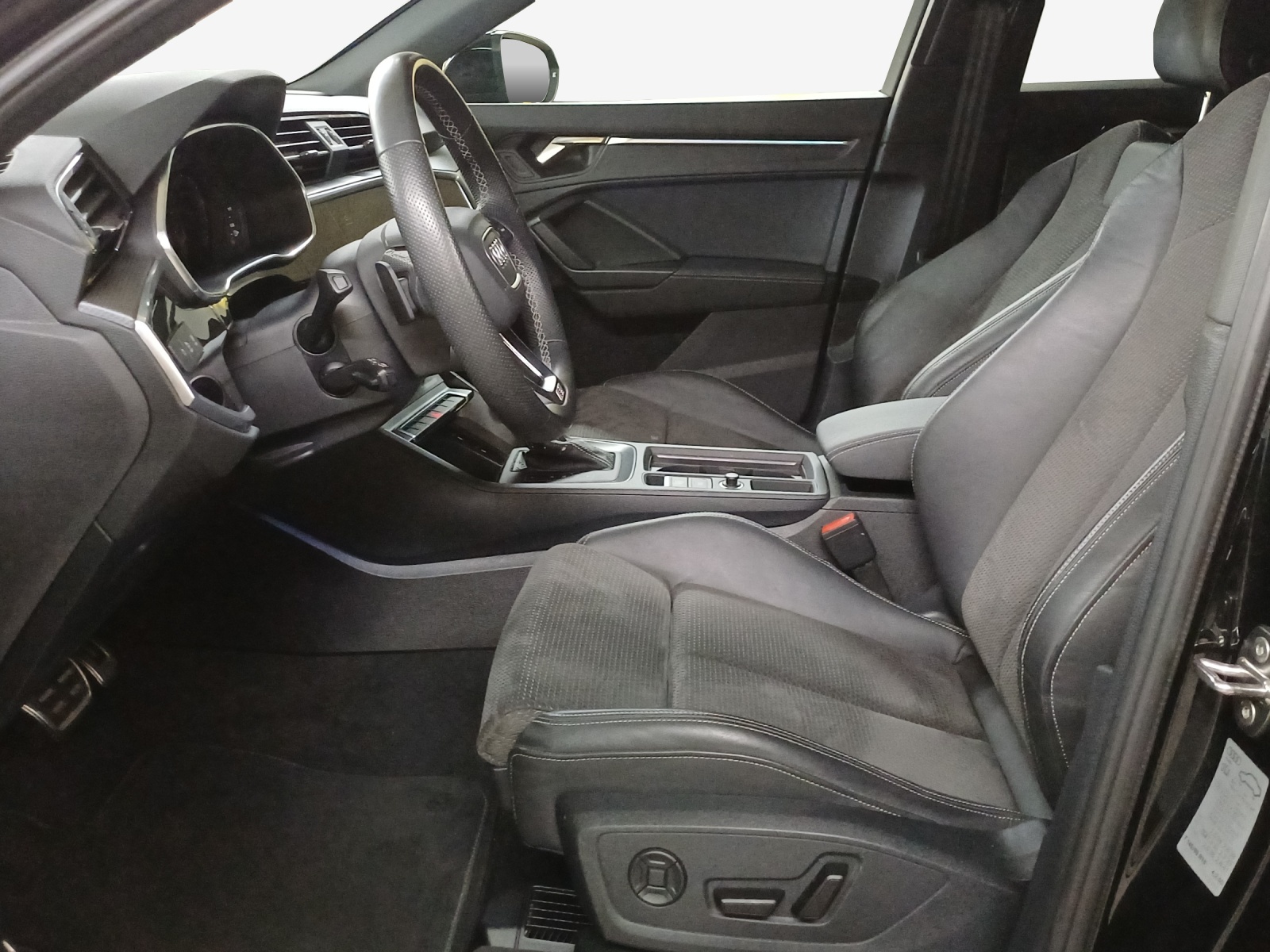 AUDI Q3 Sportback 35 TFSI S line S-tronic-image-7