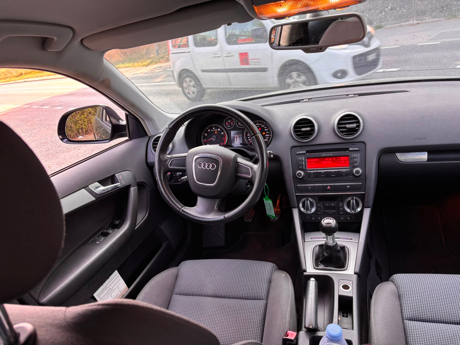 AUDI A3 Sportback 1.8 TFSI Ambition quattro-image-5