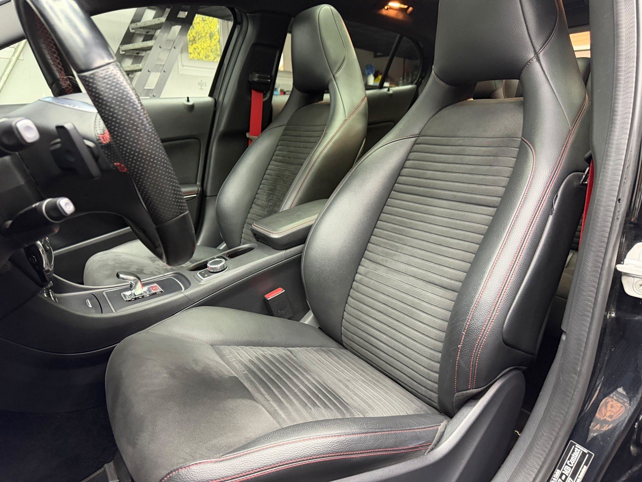 MERCEDES-BENZ GLA 45 AMG 4Matic 7G-DCT | Schiebedach-image-13