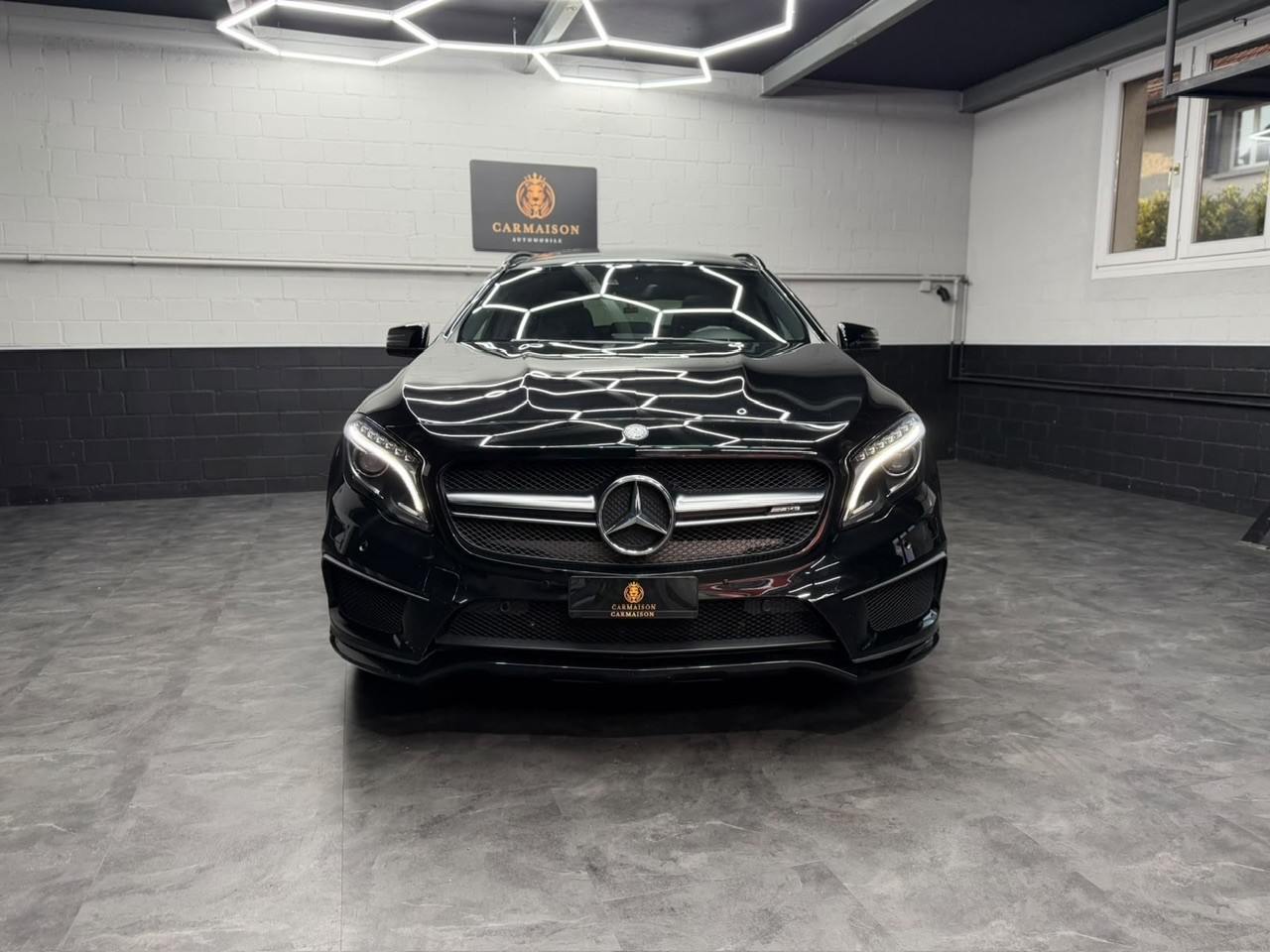 MERCEDES-BENZ GLA 45 AMG 4Matic 7G-DCT | Schiebedach-showroom-element-1