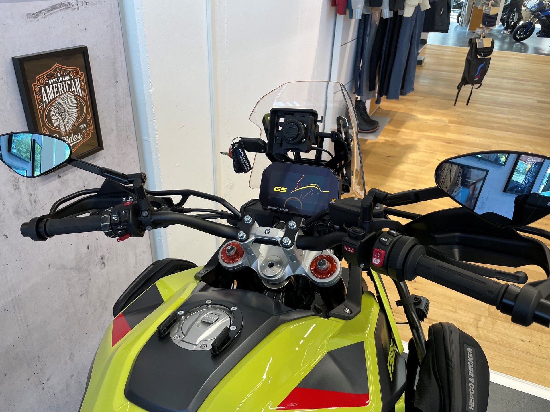 BMW F 900 GS-image-2