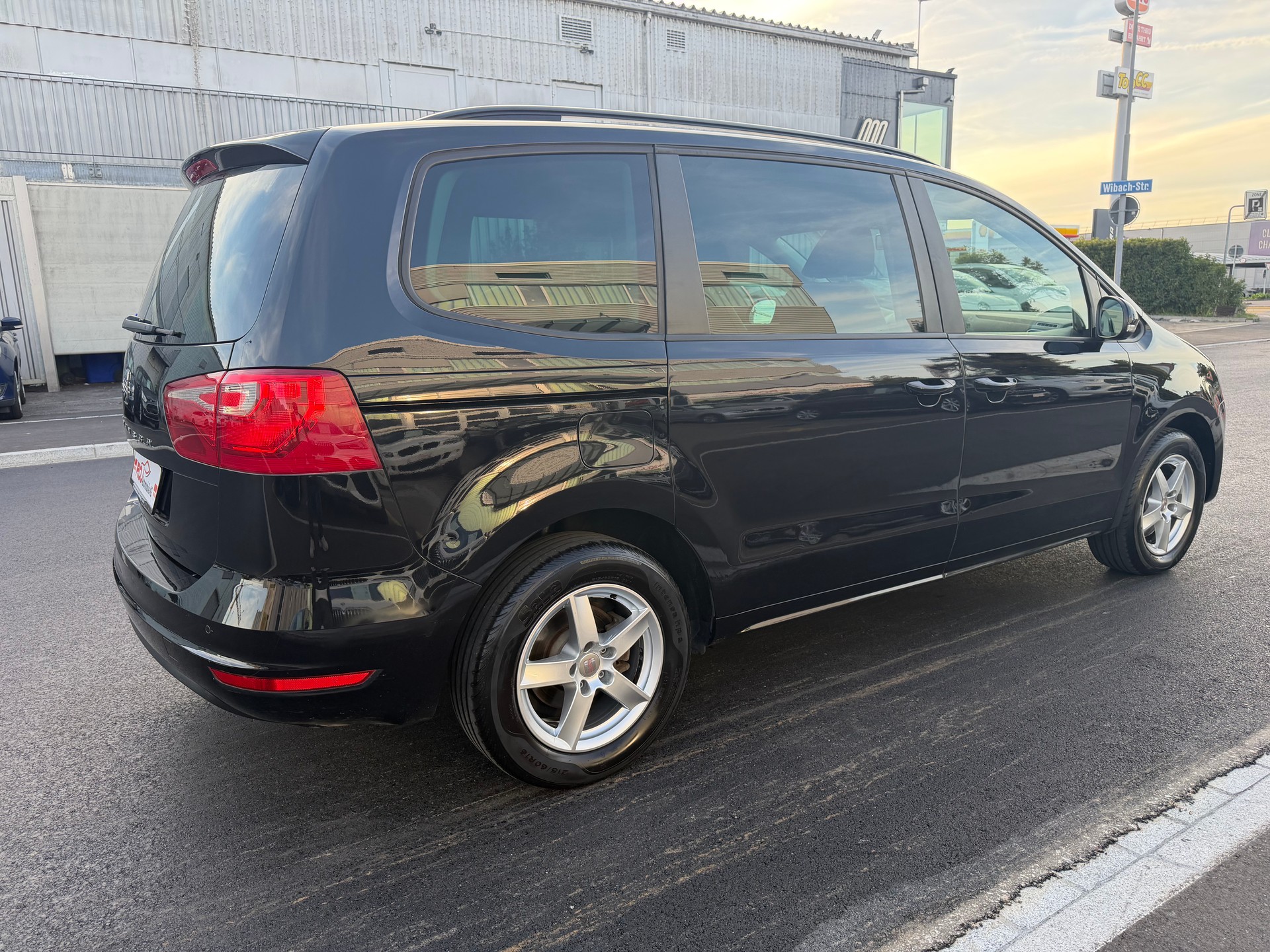 SEAT Alhambra 1.4 TSI Entry-image-4