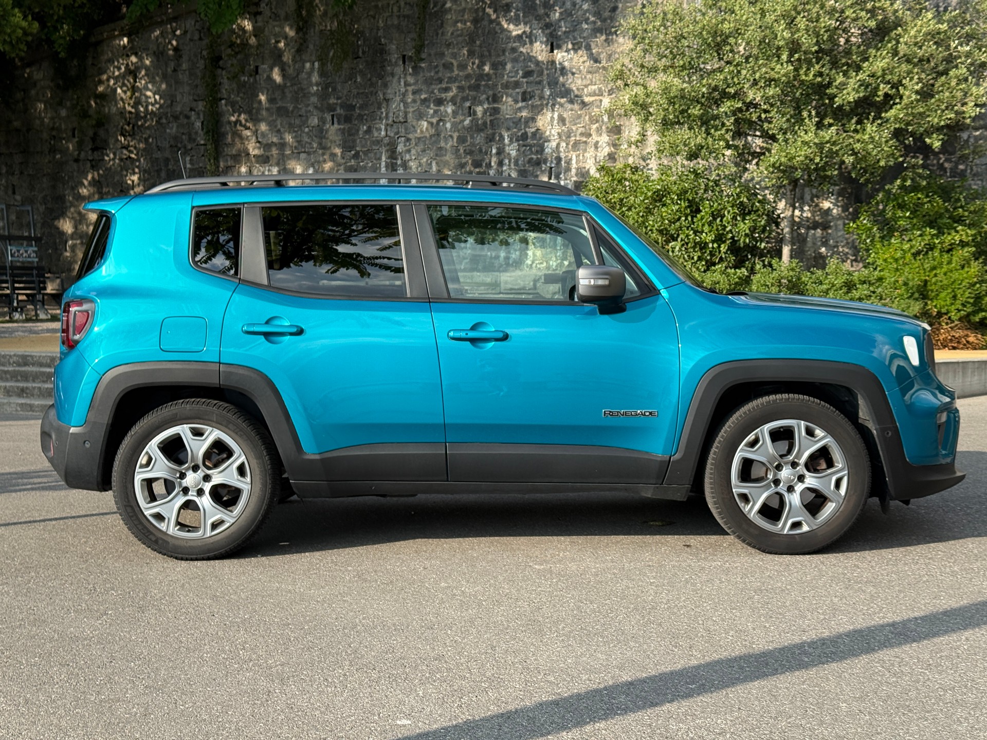 JEEP Renegade 1.3 GSE Turbo Limited-showroom-element-3