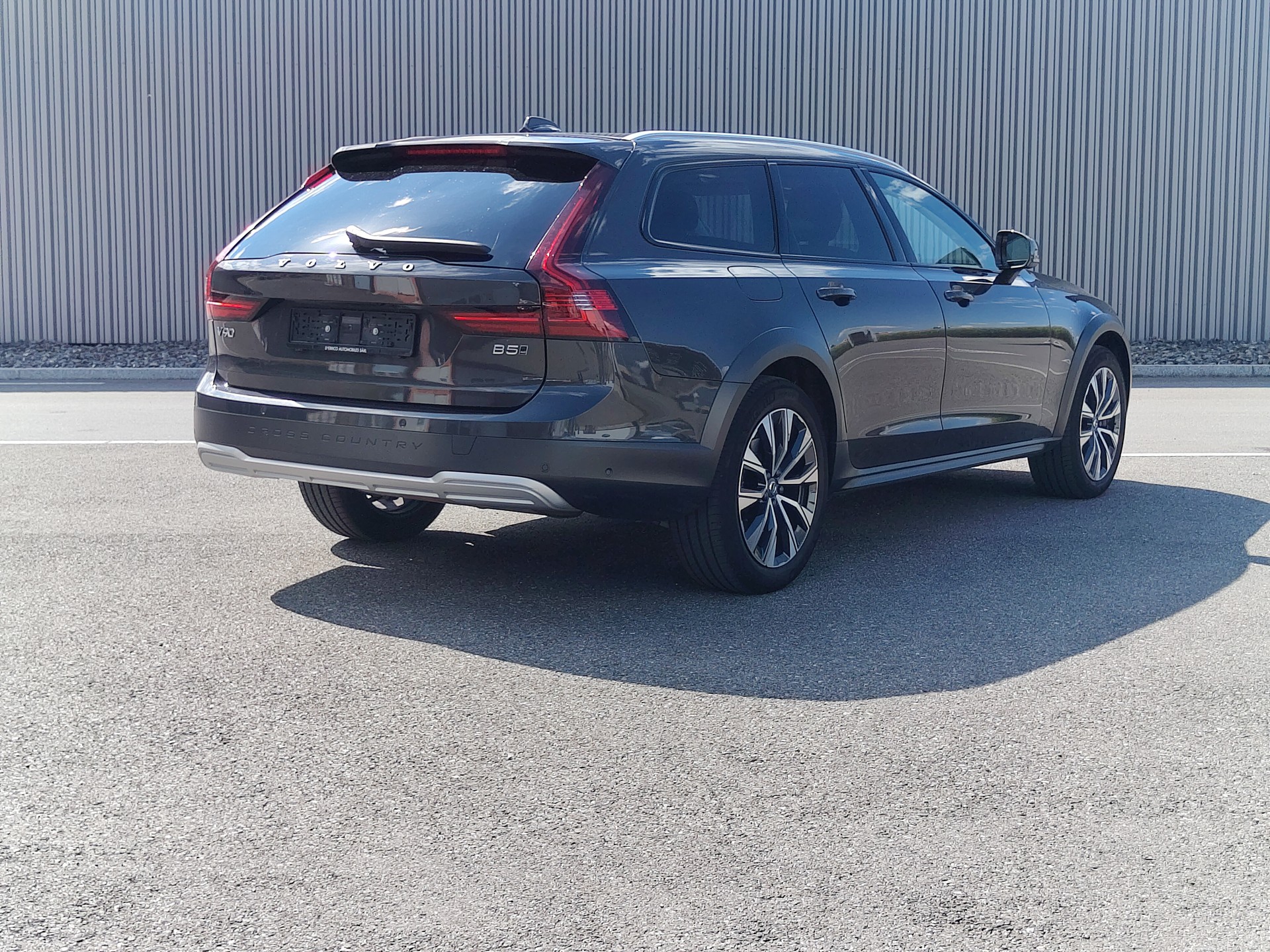 VOLVO V90 Cross Country B5 Benzin MHD Plus AWD Geartronic-showroom-element-3