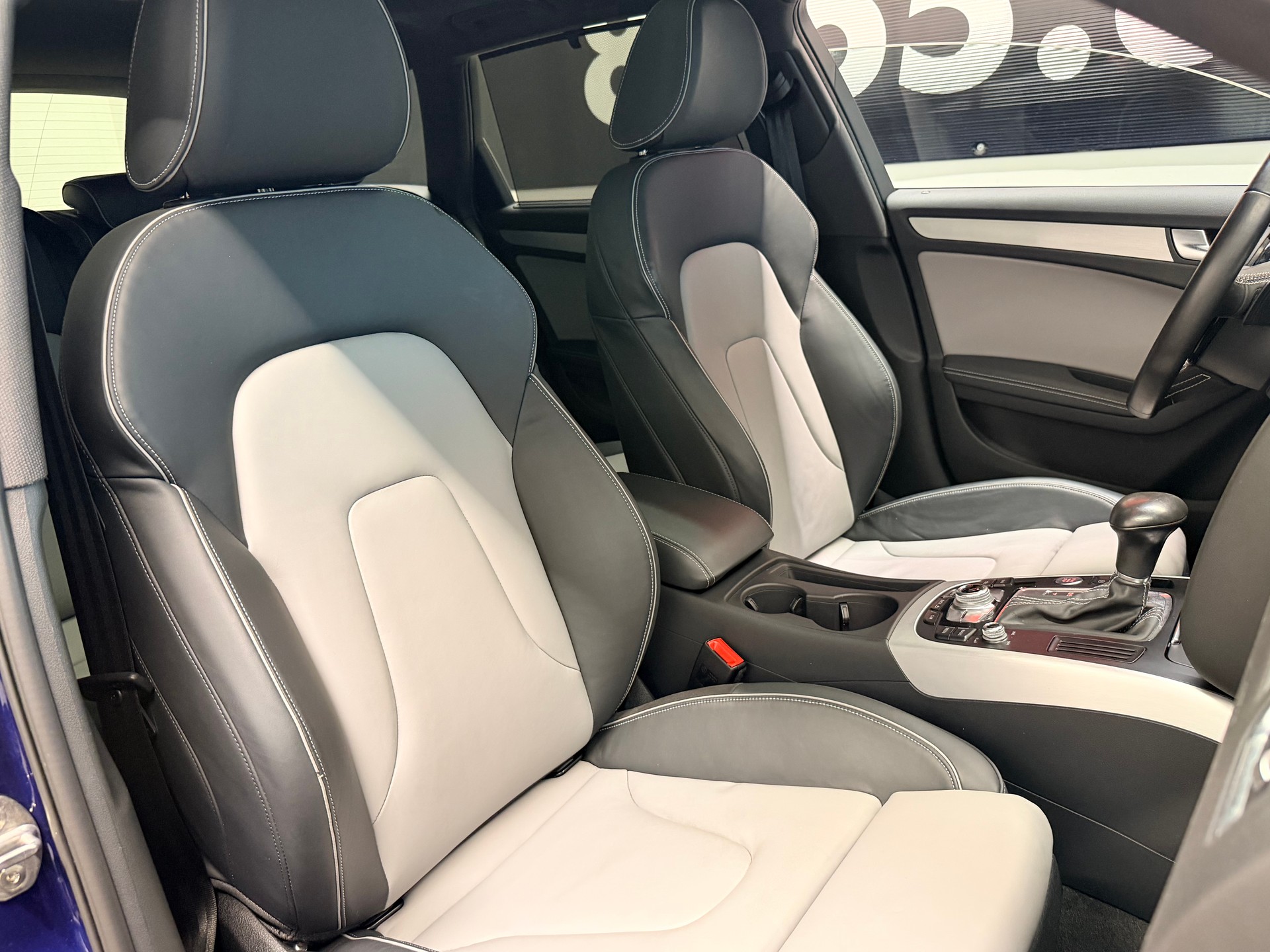 AUDI A4 Avant 3.0 TDI clean diesel quattro s-tronic-image-21