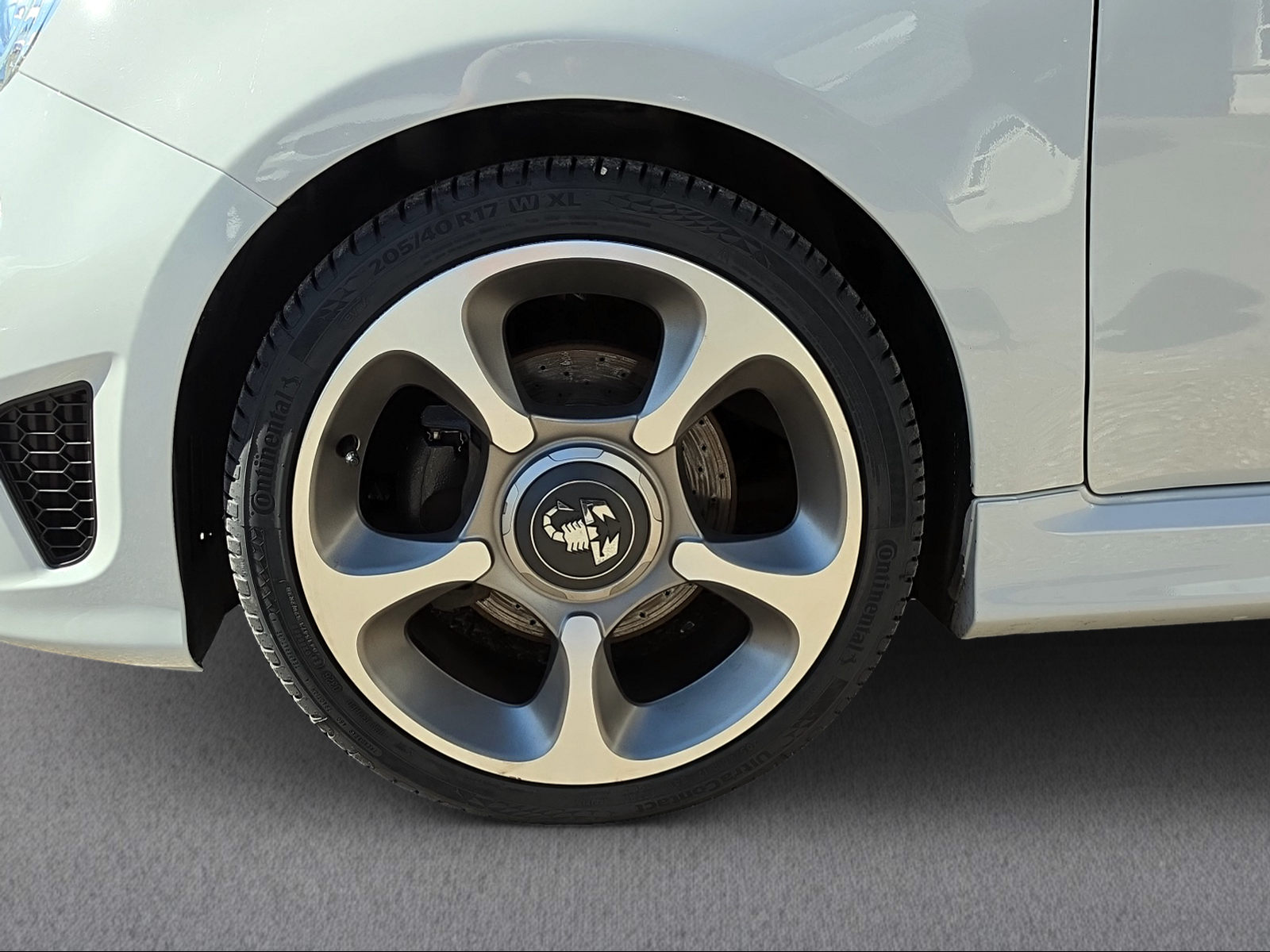 FIAT 595 Abarth 1.4 T-Jet 165 Turismo-image-5