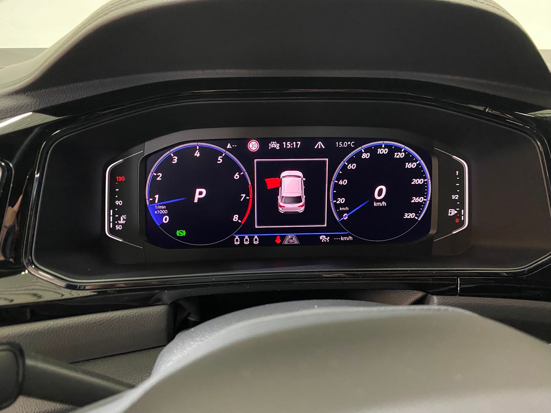 VW T-Roc 2.0 TSI R DSG 4Motion-image-11