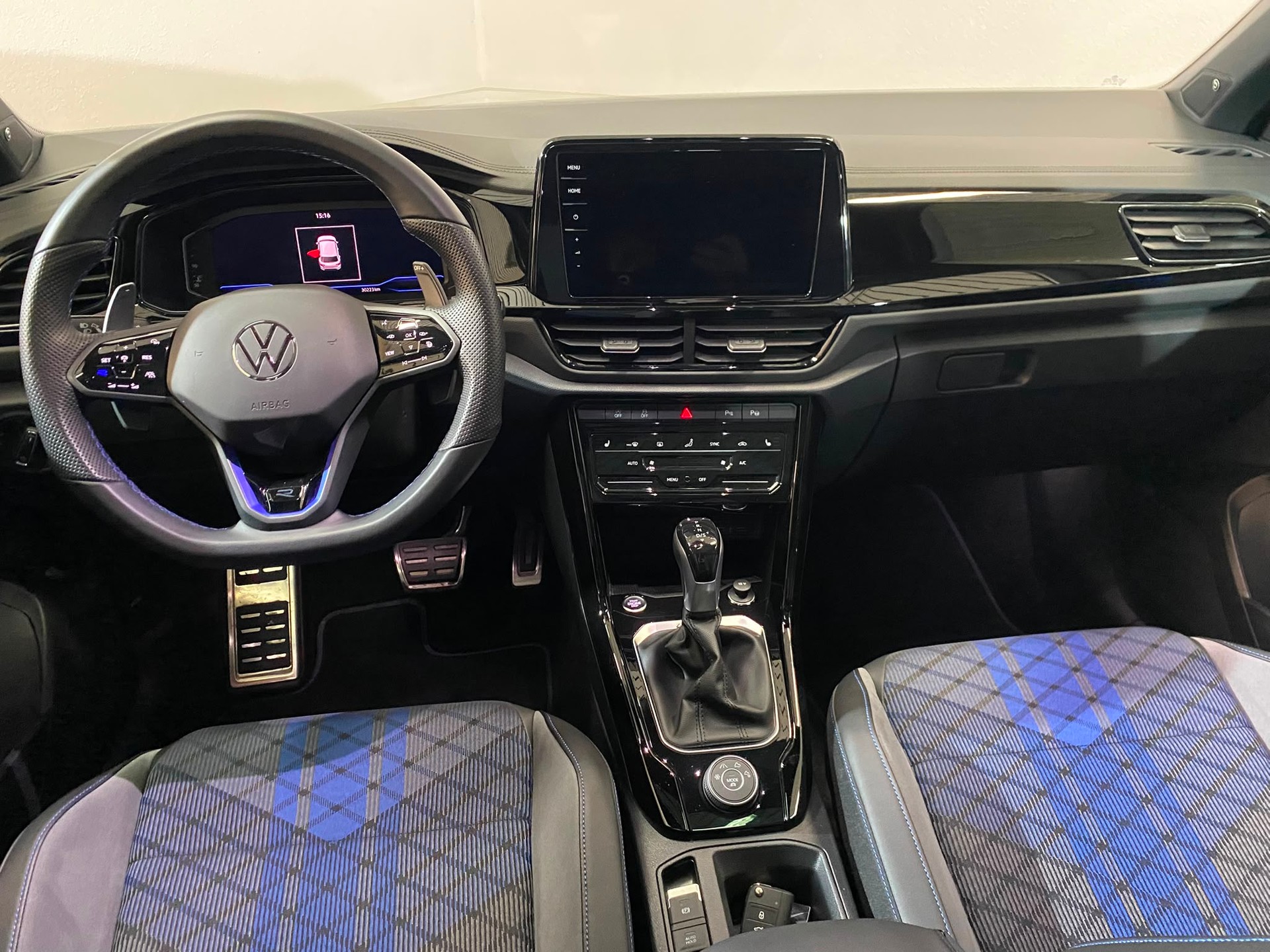 VW T-Roc 2.0 TSI R DSG 4Motion-image-10