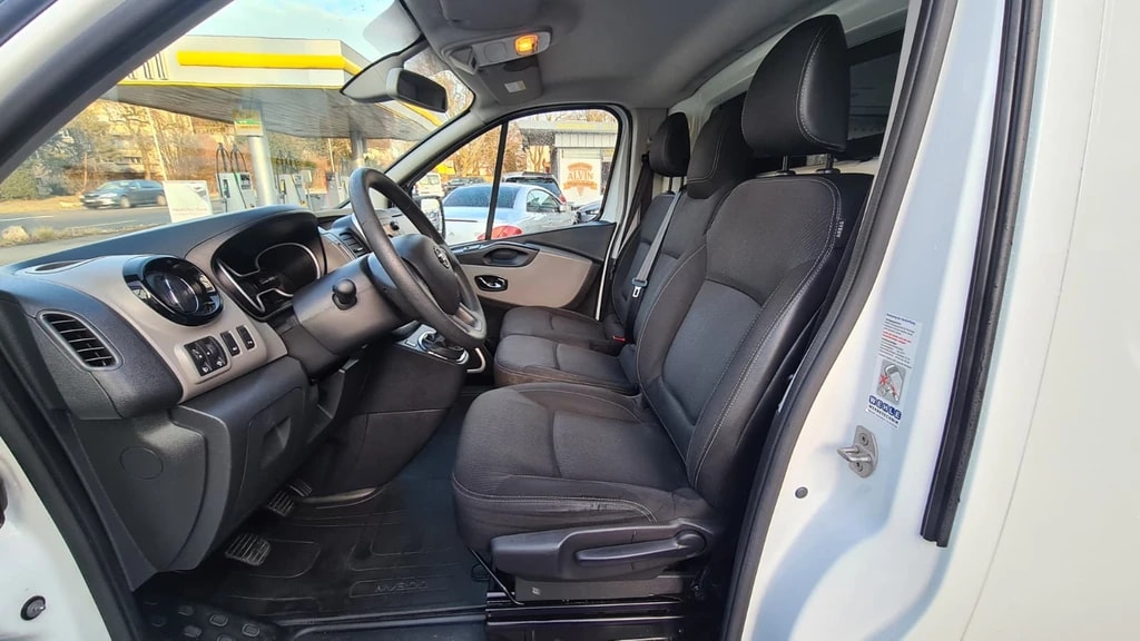 NISSAN NV300 dCi 125 2.9 L2H1 Comfort ** L2 H1 **3-Plätzer ** RF-Kamera ** Anh-Kupplung ** Werkstatt-Einrichtung ** Frisch Ab MFK-image-11