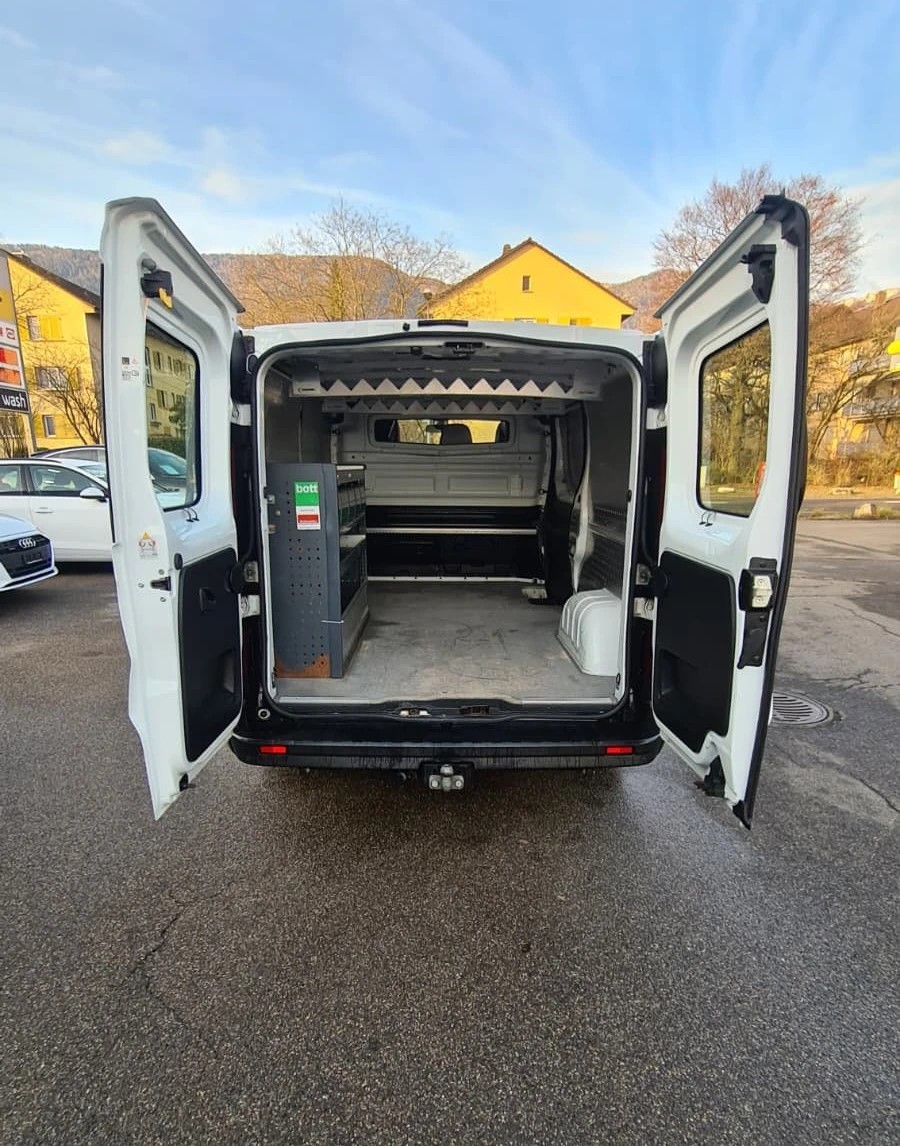 NISSAN NV300 dCi 125 2.9 L2H1 Comfort ** L2 H1 **3-Plätzer ** RF-Kamera ** Anh-Kupplung ** Werkstatt-Einrichtung ** Frisch Ab MFK-image-7
