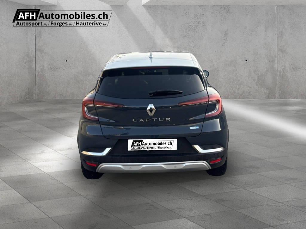 RENAULT Captur 1.6 E-Tech Plug-in Init-image-4