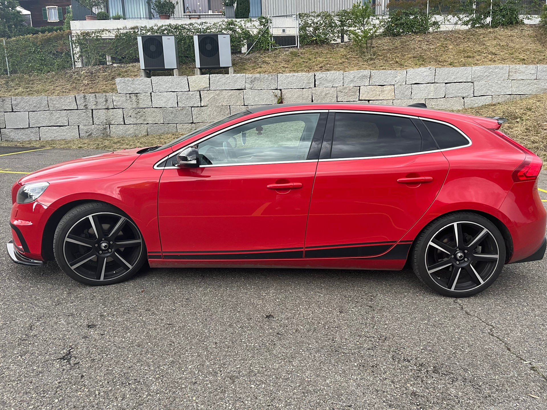 VOLVO V40 T2 Sport 200 S/S-image-1