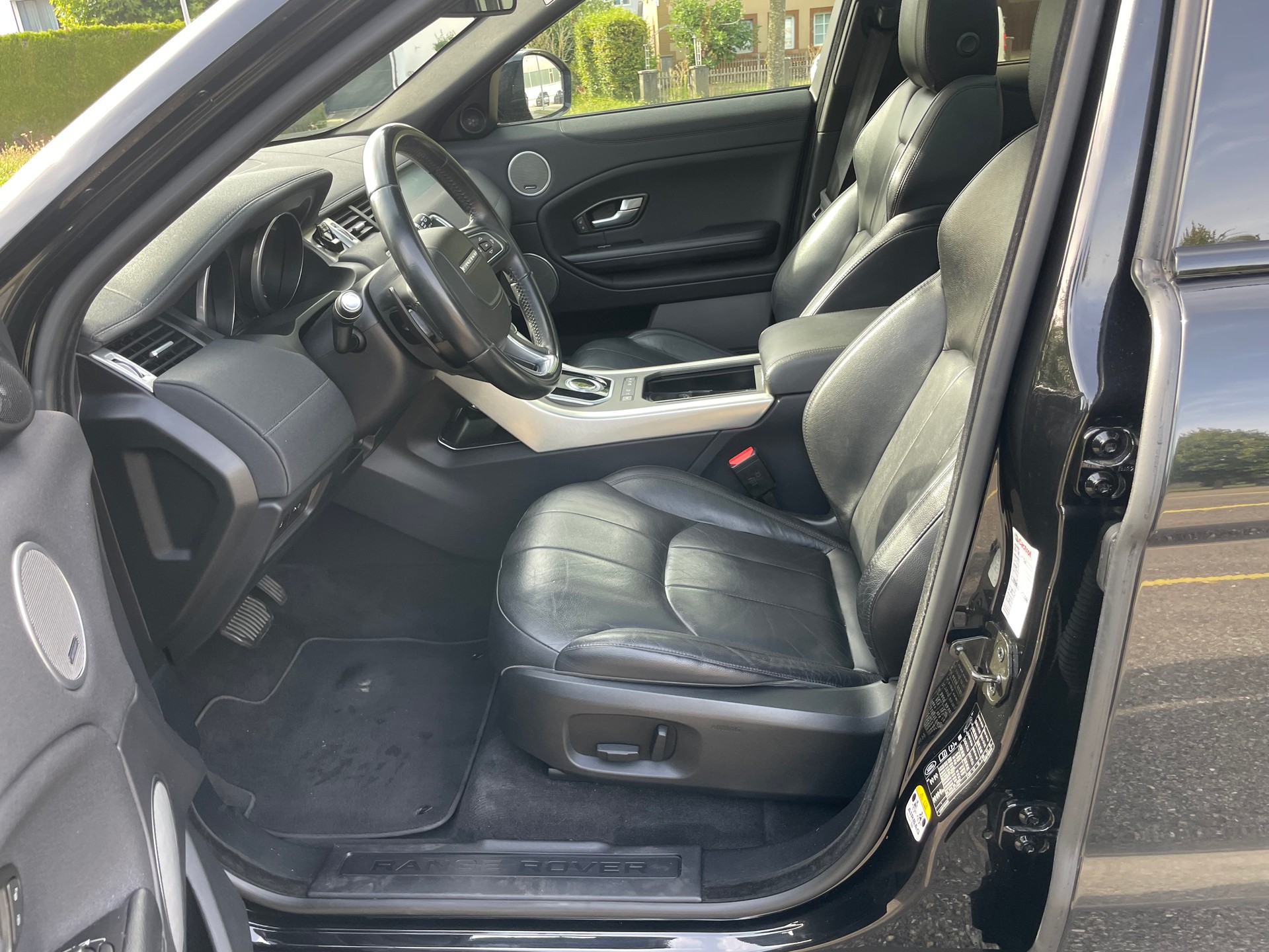 LAND ROVER Range Rover Evoque 2.0 TD4 Pure AT9-image-12