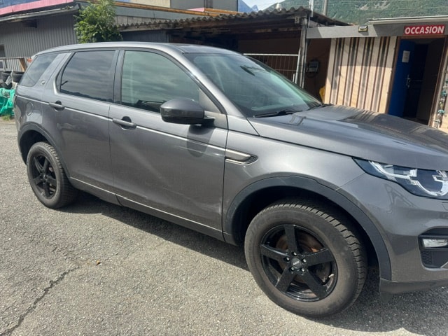 LAND ROVER Discovery Sport 2.0 TD4 SE AT9-image-9