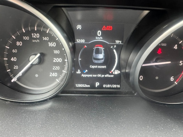LAND ROVER Discovery Sport 2.0 TD4 SE AT9-image-12